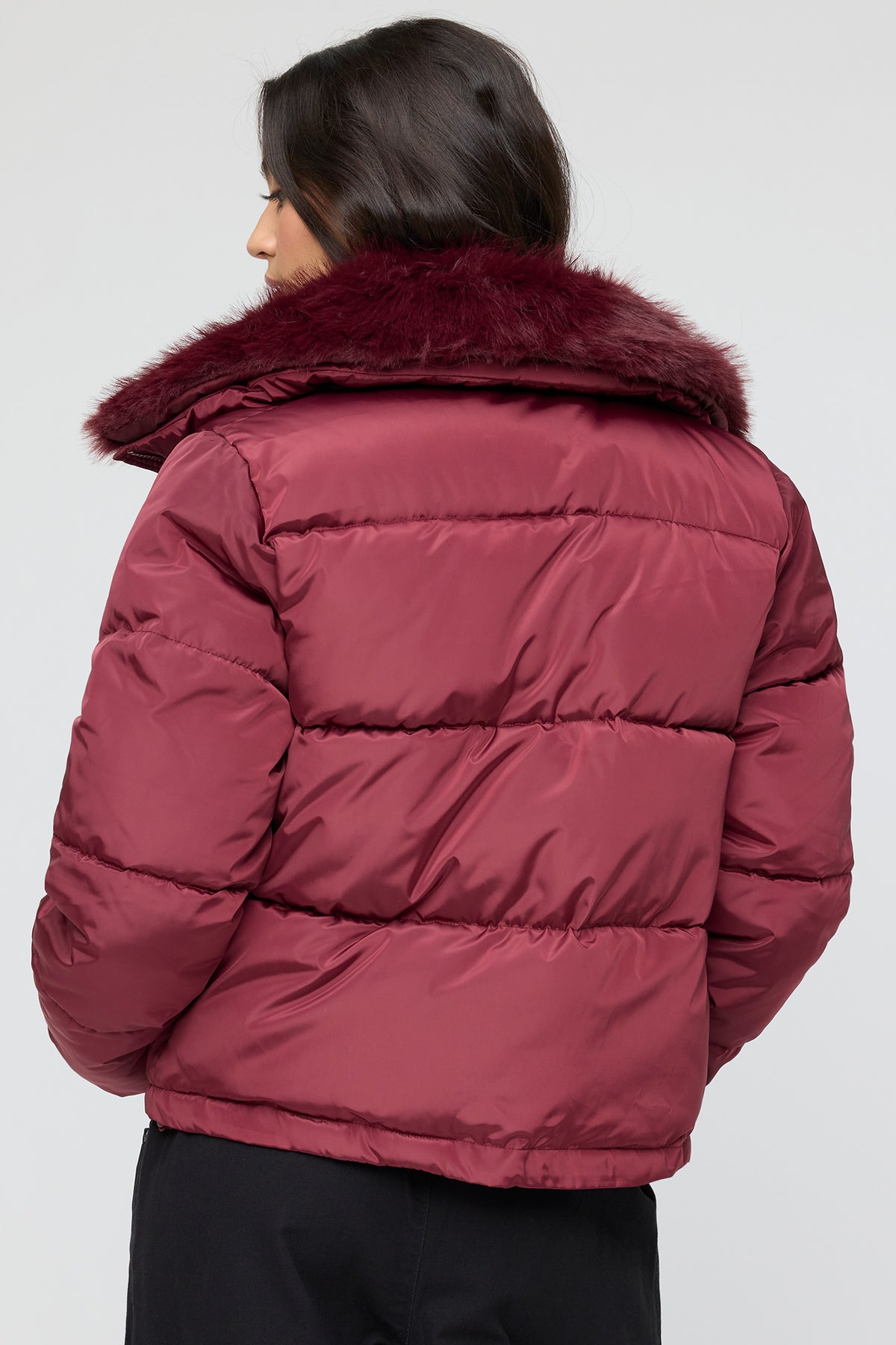 Vue alternative 2. Blouson bouffant avec col en similifourrure