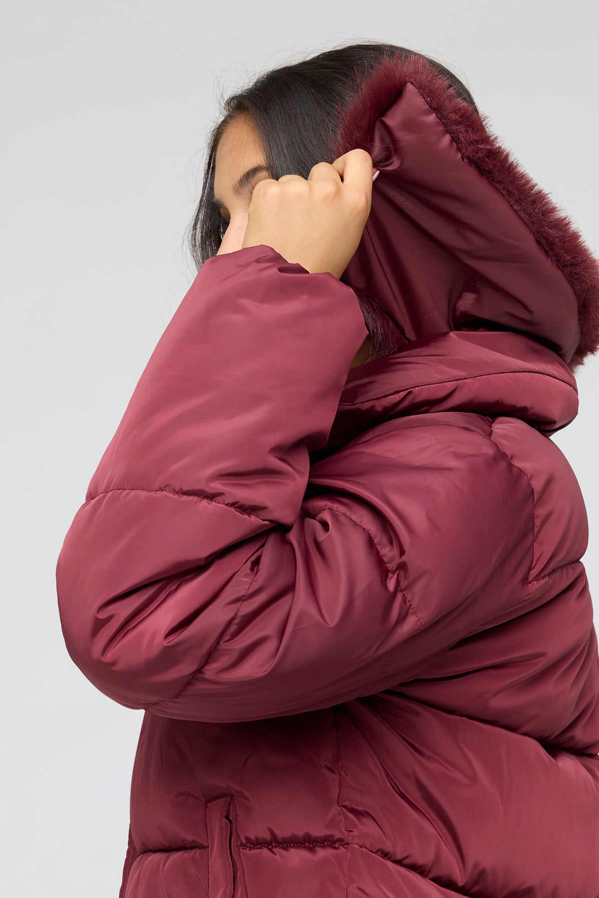 Vue alternative 4. Blouson bouffant avec col en similifourrure