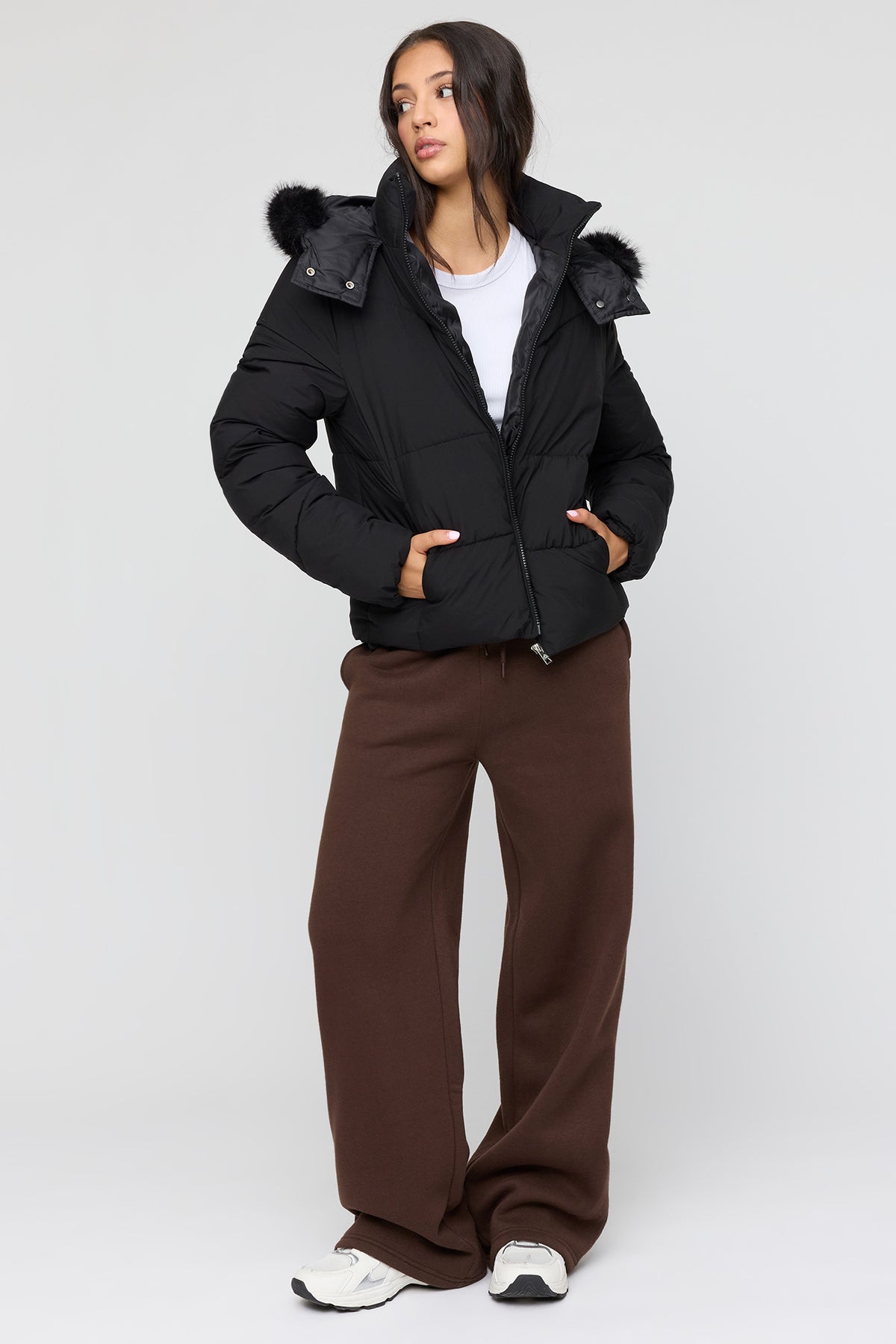 Alt View 3. Faux Fur Hooded Puffer Jacket - Black