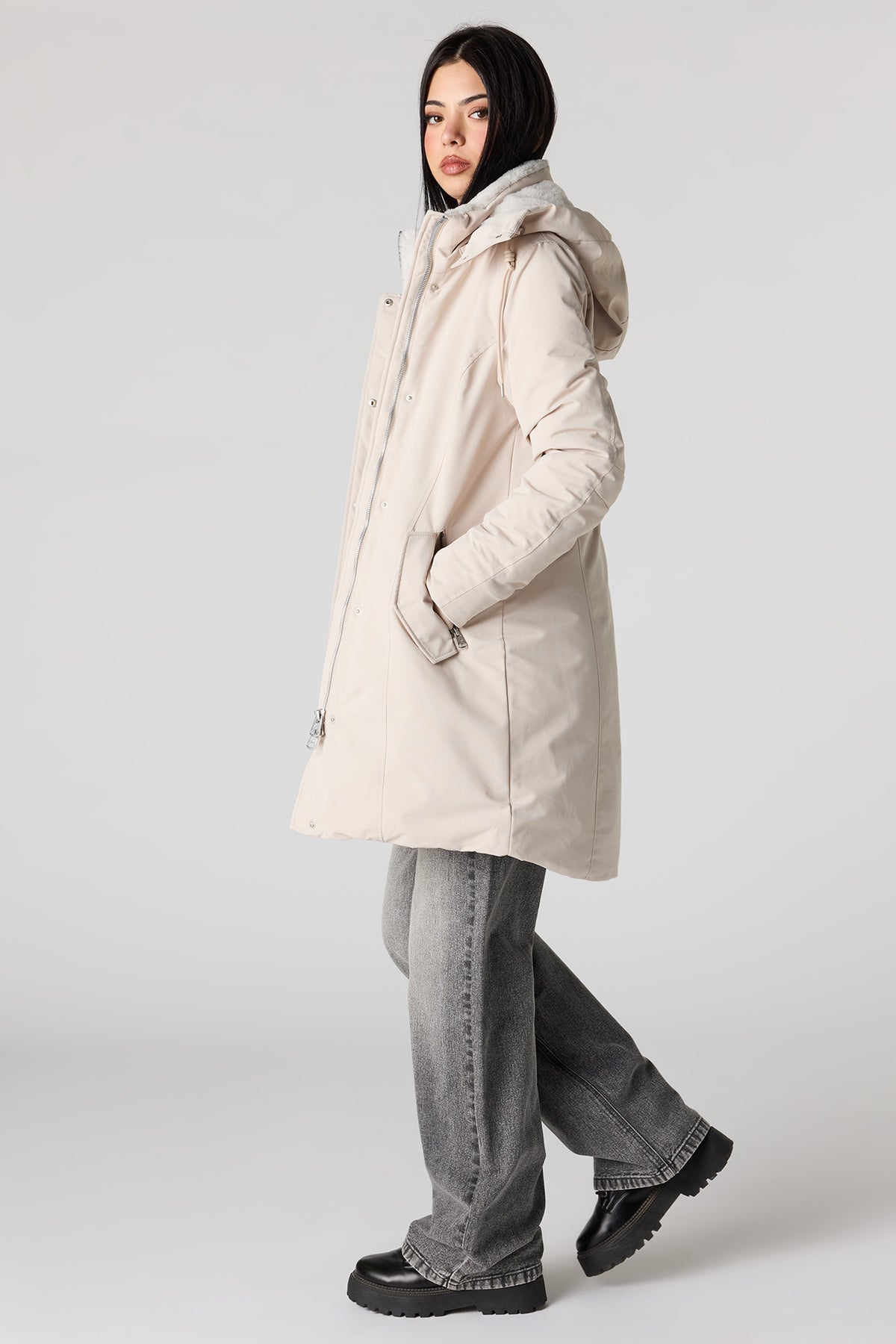 Alt View 2. Faux Fur Trim Parka - Tan