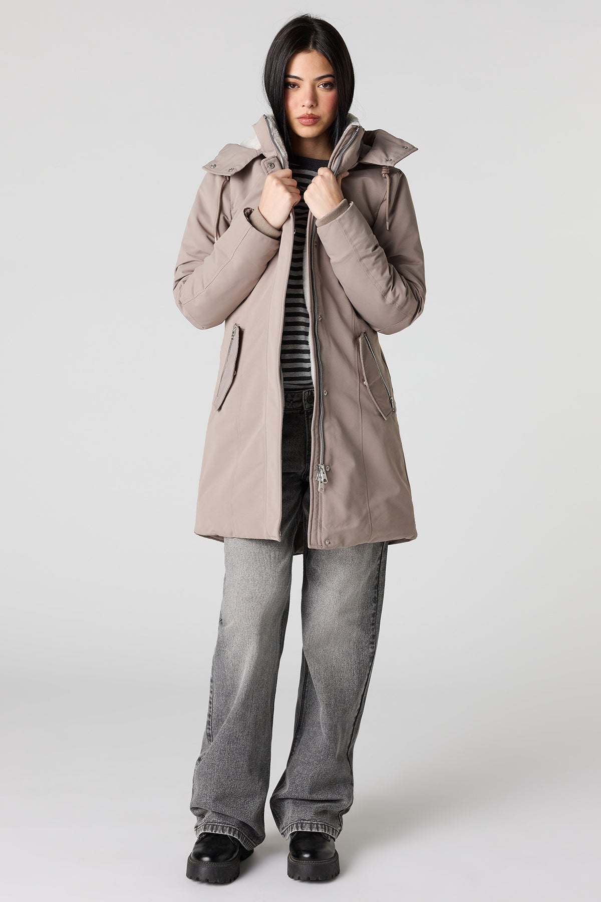 Parka avec liséré de fourrure
