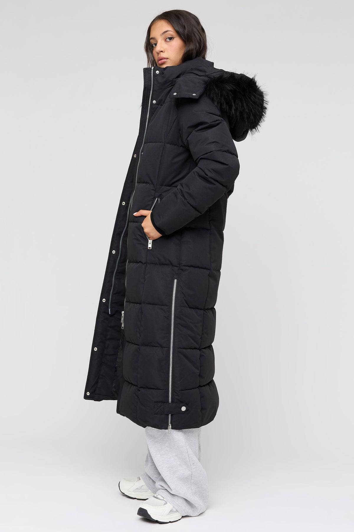 Vue alternative 2. Blouson bouffant maxi à imprimé City avec liséré de similifourrure