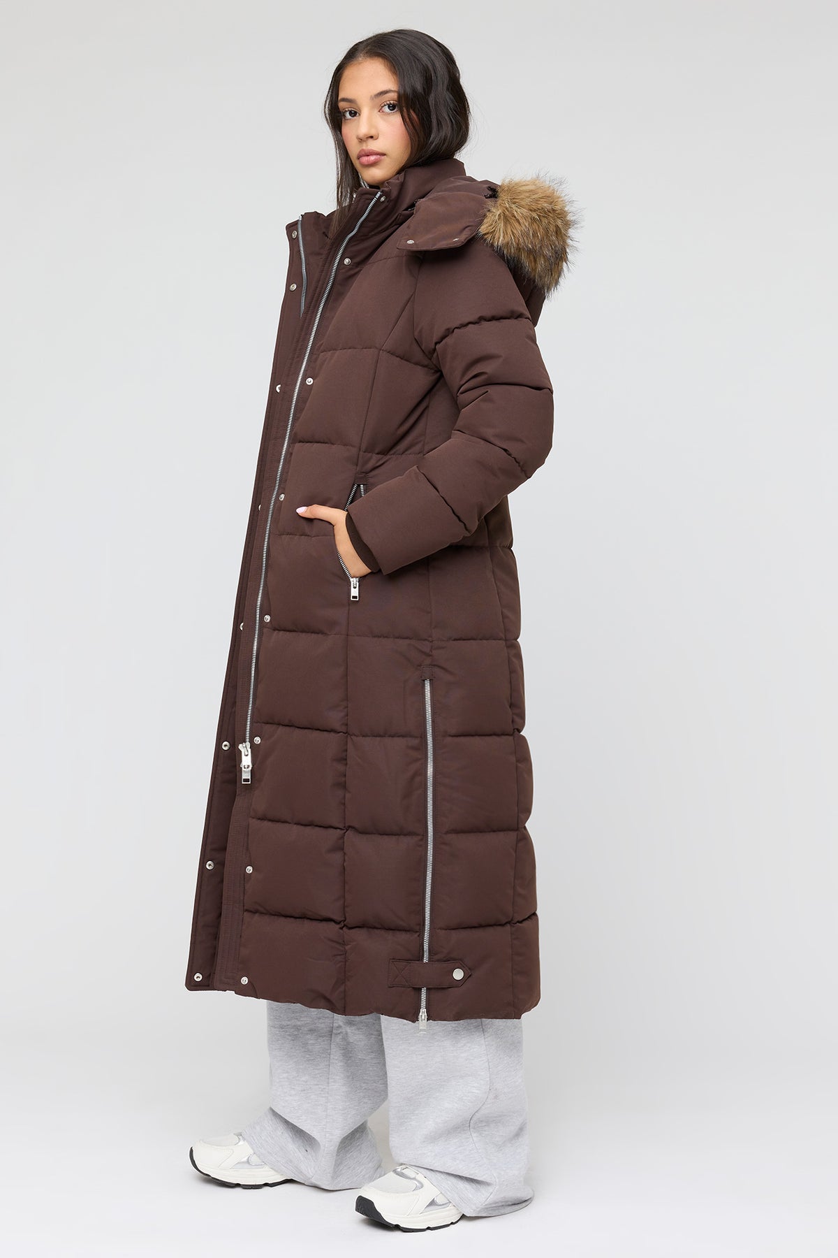 Vue alternative 2. Blouson bouffant maxi à imprimé City avec liséré de similifourrure