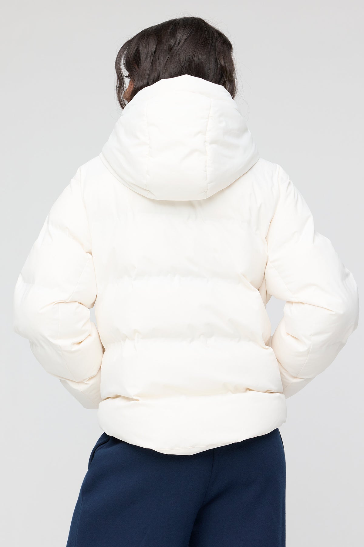 Alt View 2. Seamless Ski Puffer Jacket - Off White