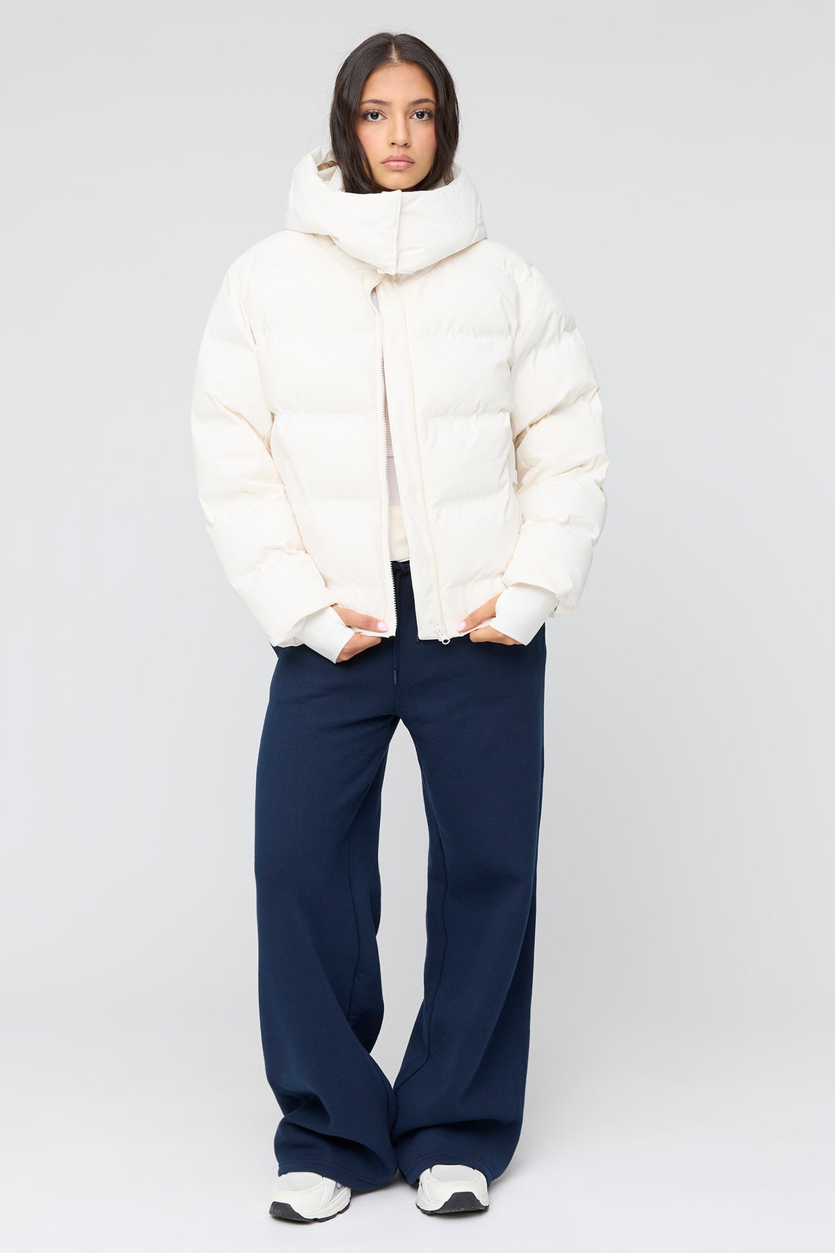 Alt View 3. Seamless Ski Puffer Jacket - Off White