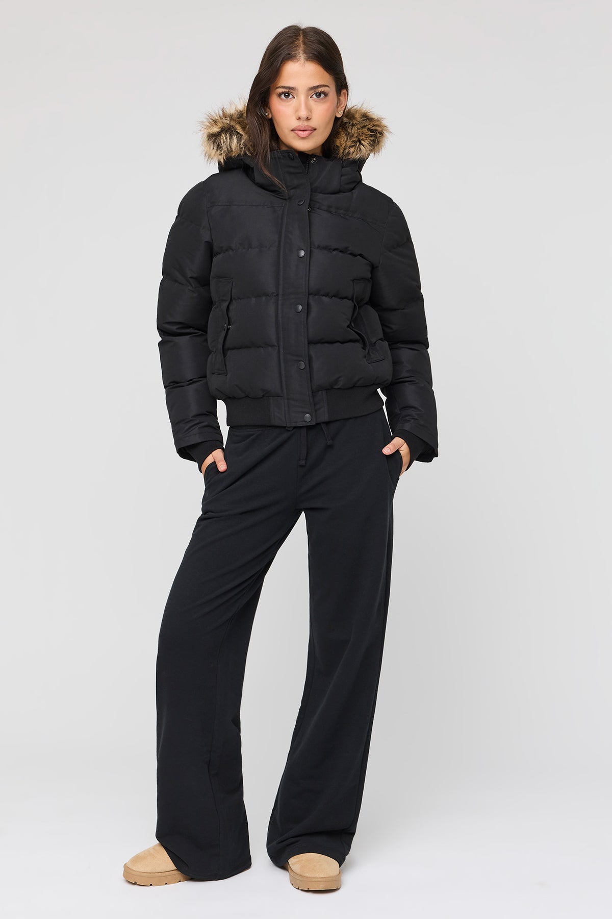 Vue alternative 3. Blouson bouffant avec liséré de similifourrure