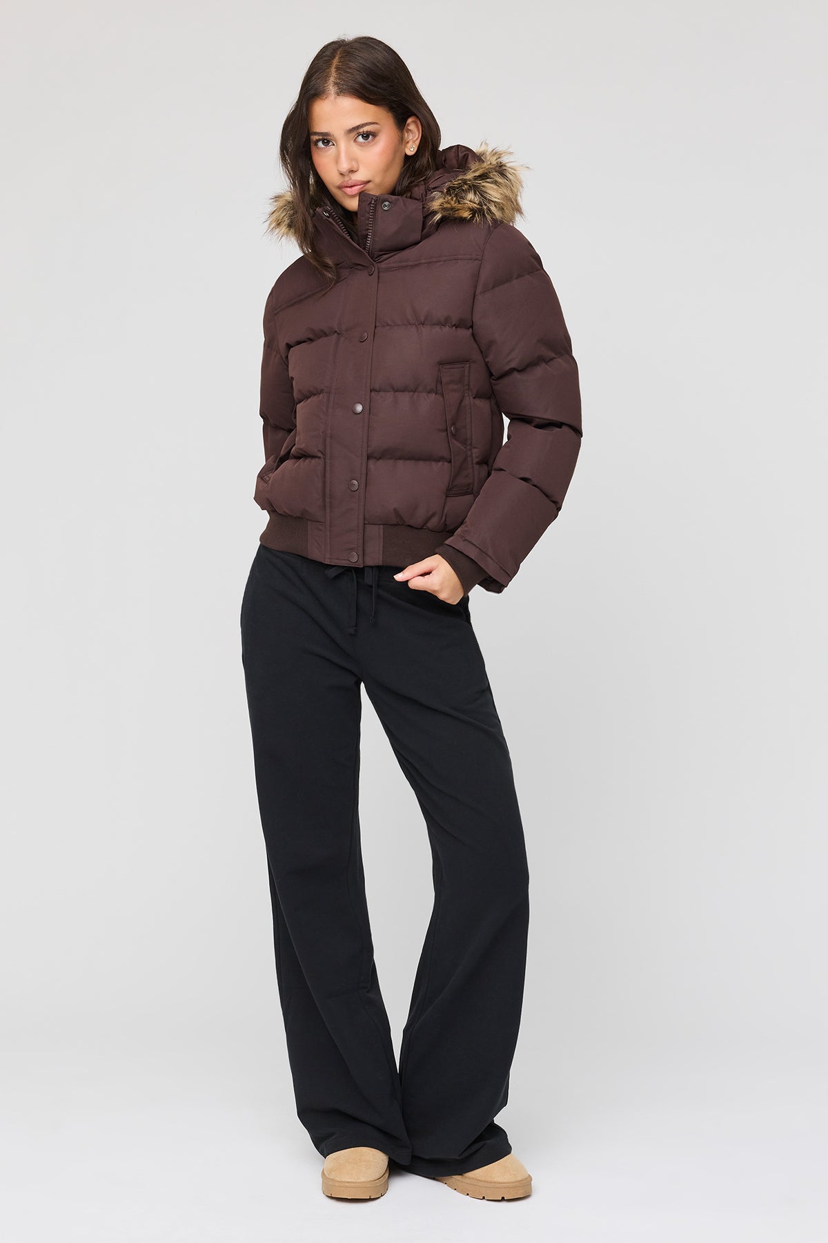 Vue alternative 3. Blouson bouffant avec liséré de similifourrure