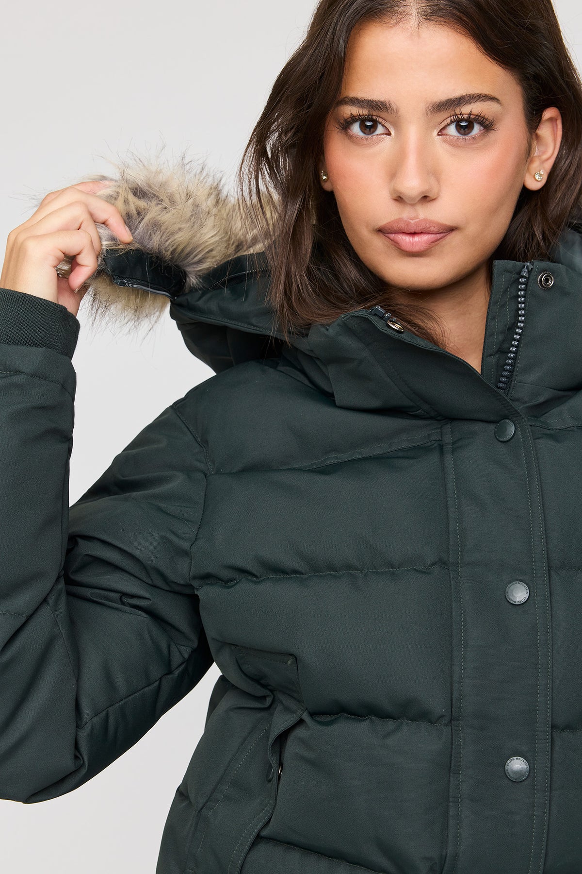 Vue alternative 4. Blouson bouffant avec liséré de similifourrure