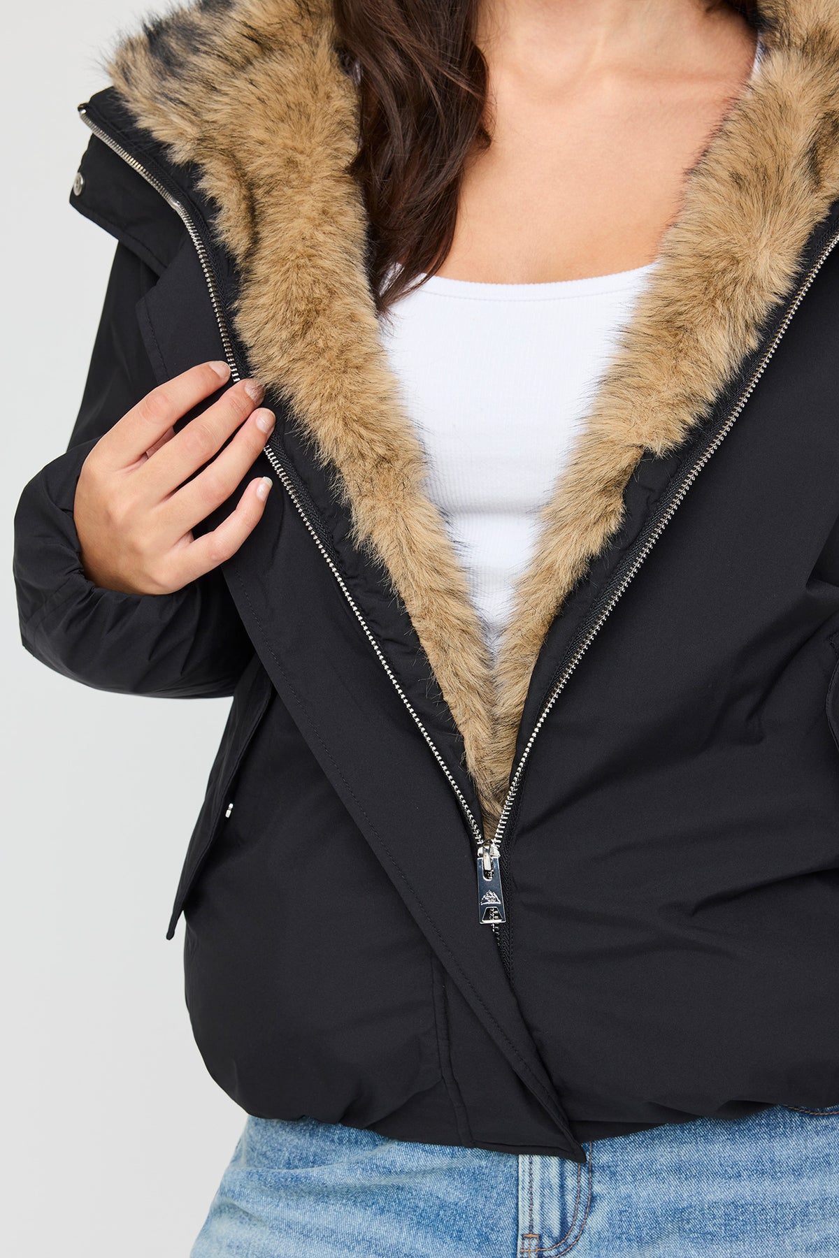 Alt View 4. Faux Fur Trim Bomber Jacket - Black