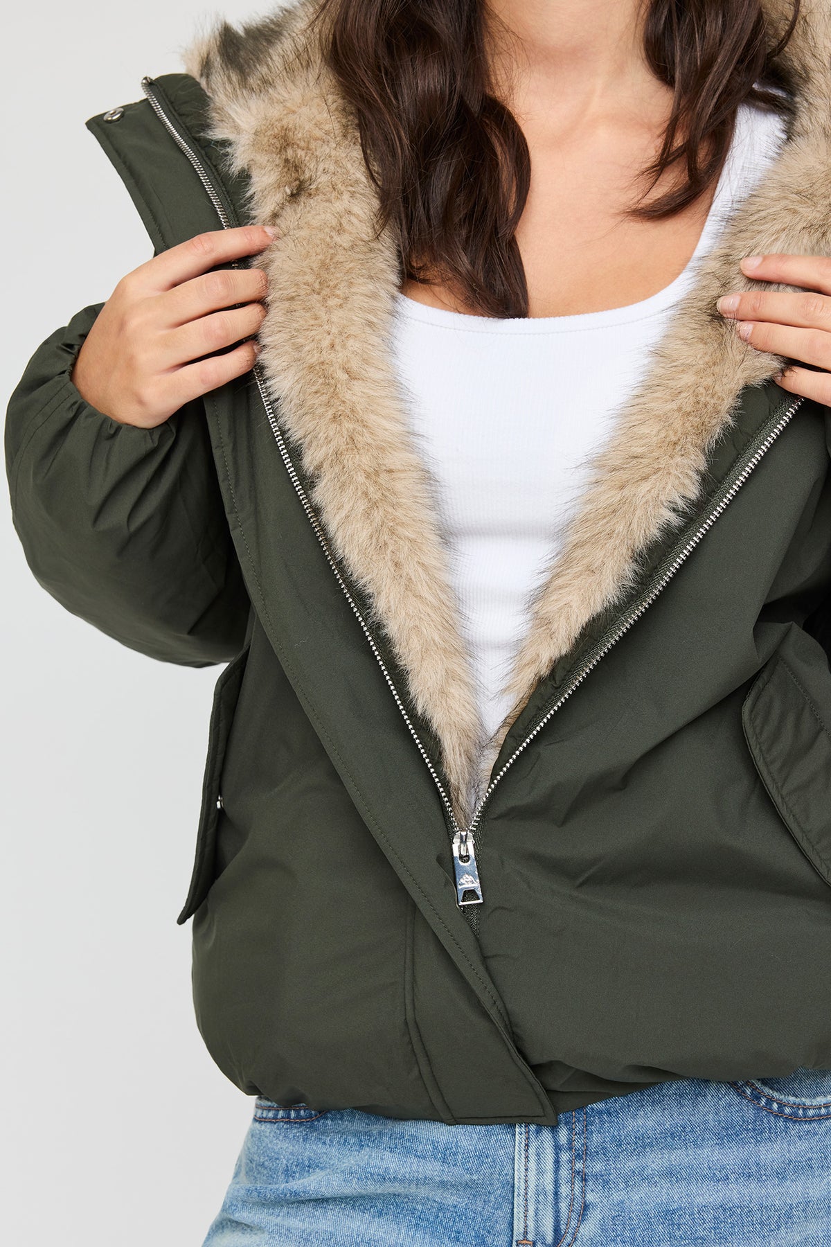 Vue alternative 4. Blouson aviateur avec liséré de similifourrure