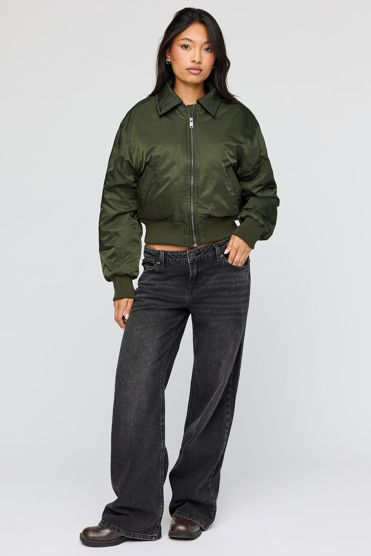 Alt View 3. Oversized Bomber Jacket - Dark Green