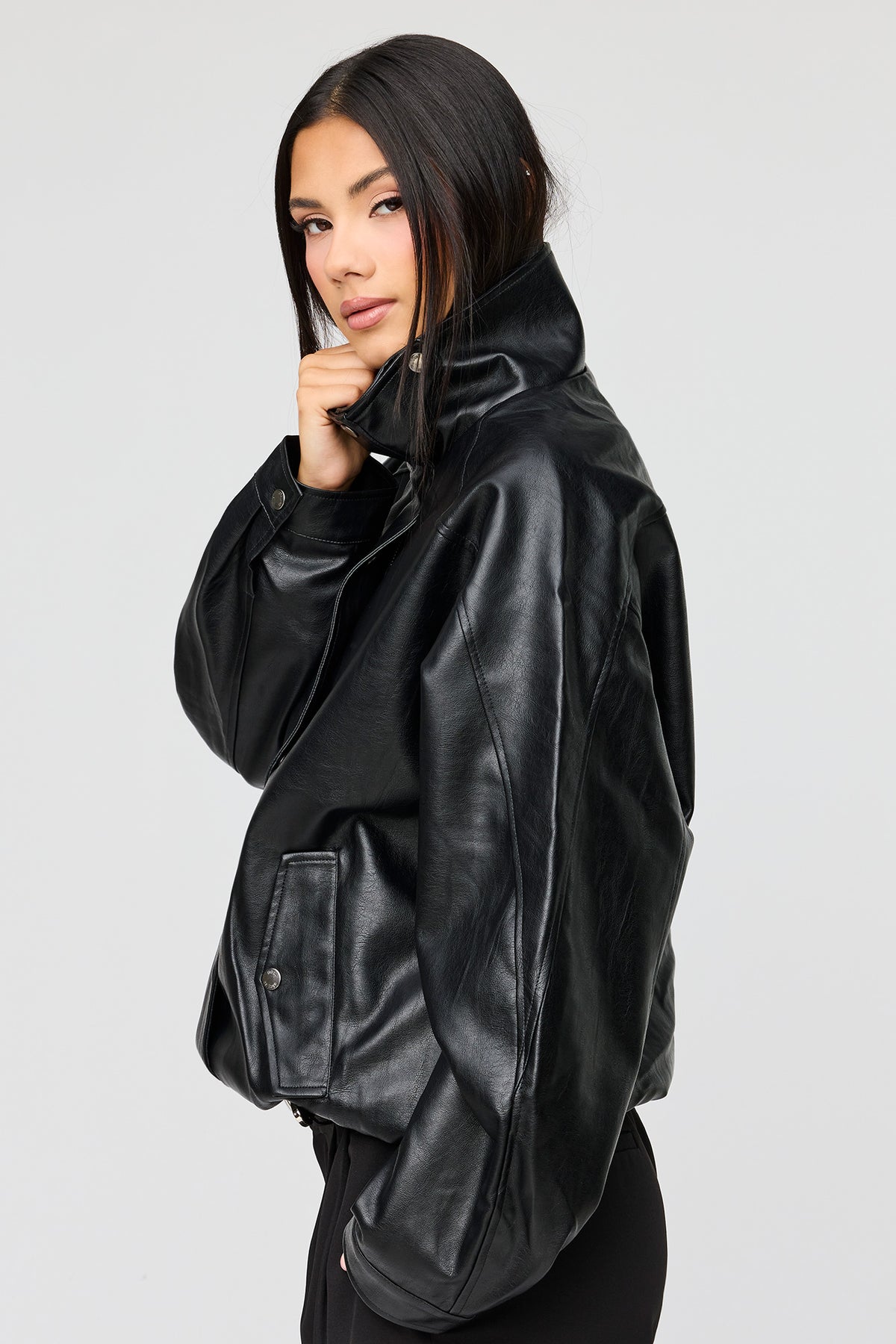 Alt View 4. Faux Leather Oversized Bomber Jacket - Black