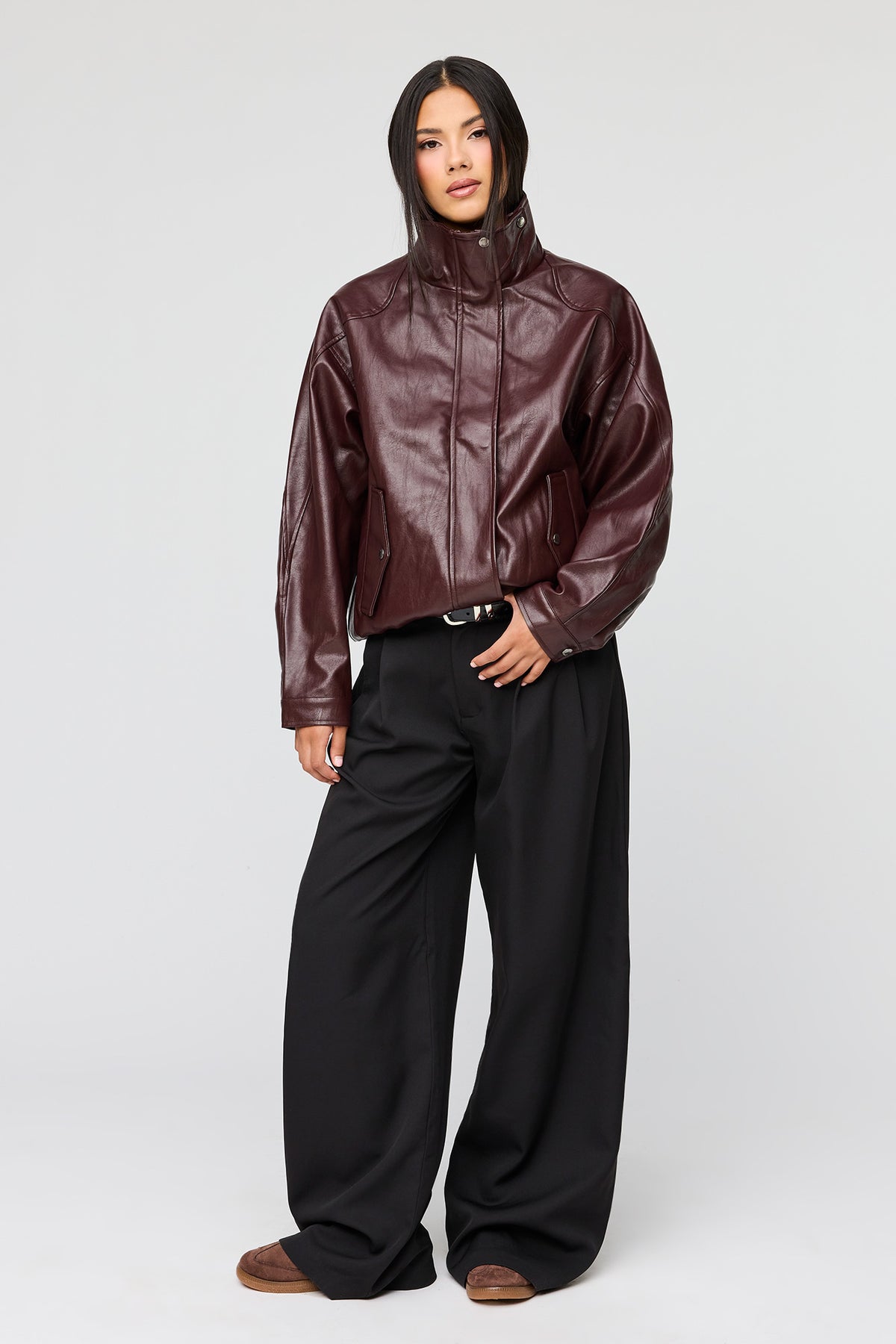 Vue alternative 3. Blouson aviateur surdimensionné en similicuir