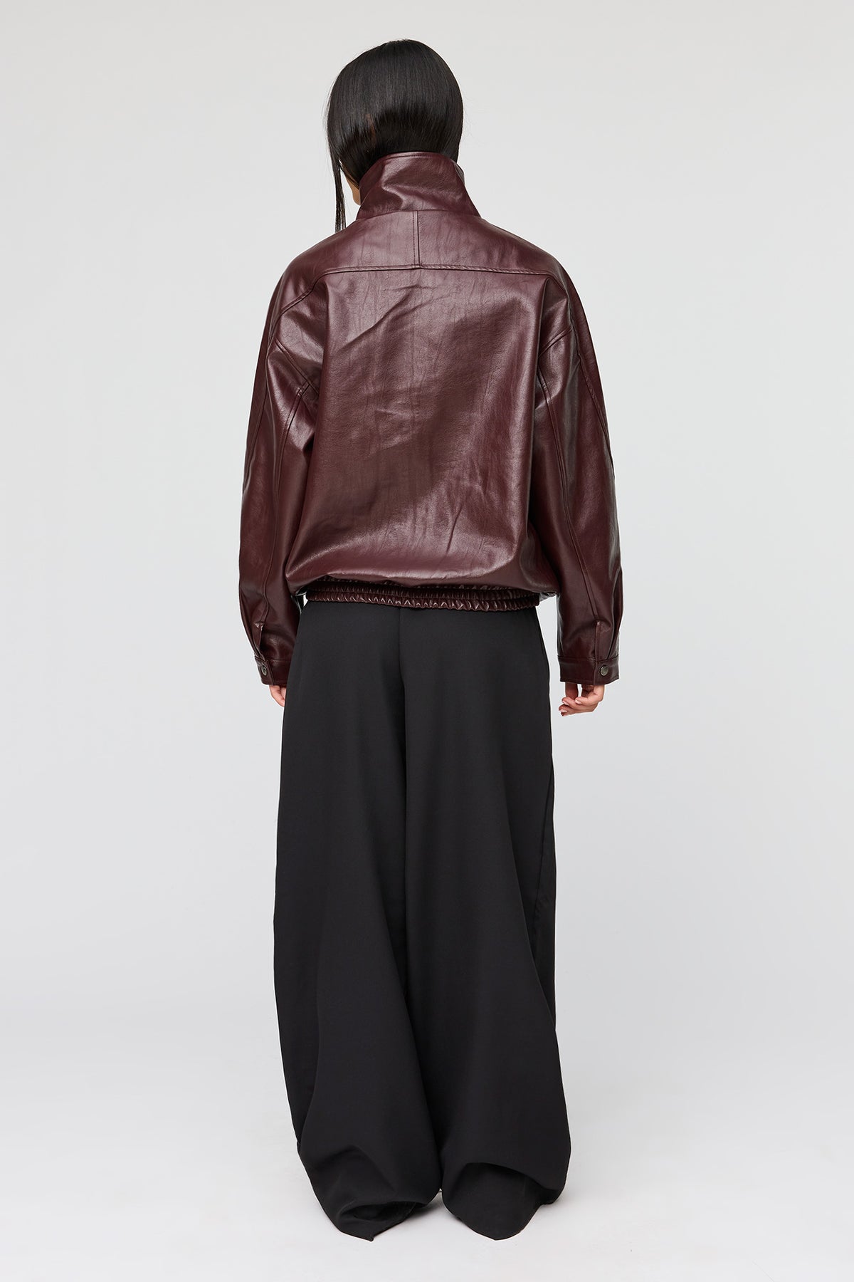 Vue alternative 4. Blouson aviateur surdimensionné en similicuir