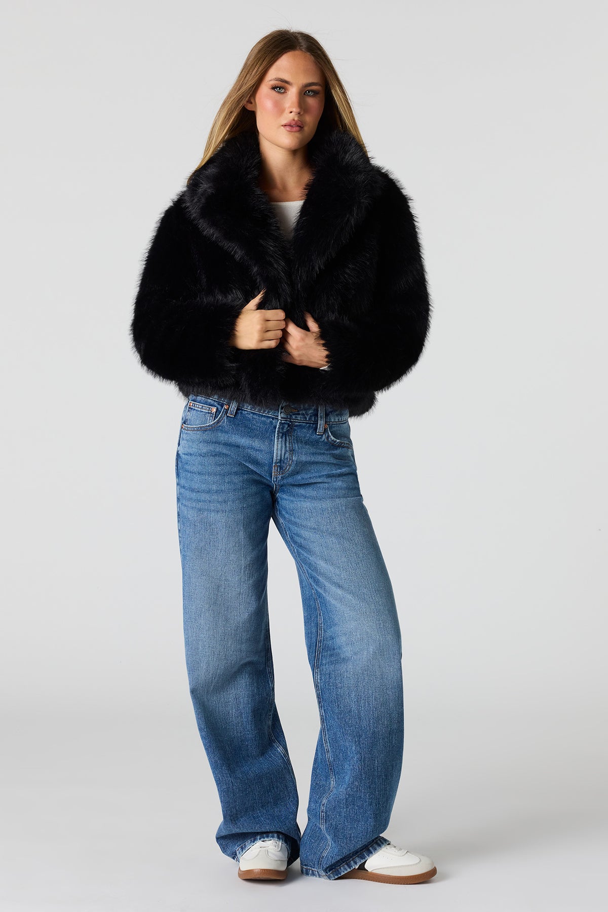 Alt View 3. Faux Fur Collared Jacket - Black