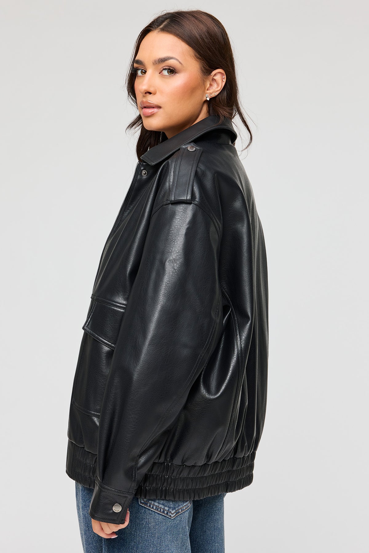 Alt View 2. Oversized Faux Leather Jacket - Black