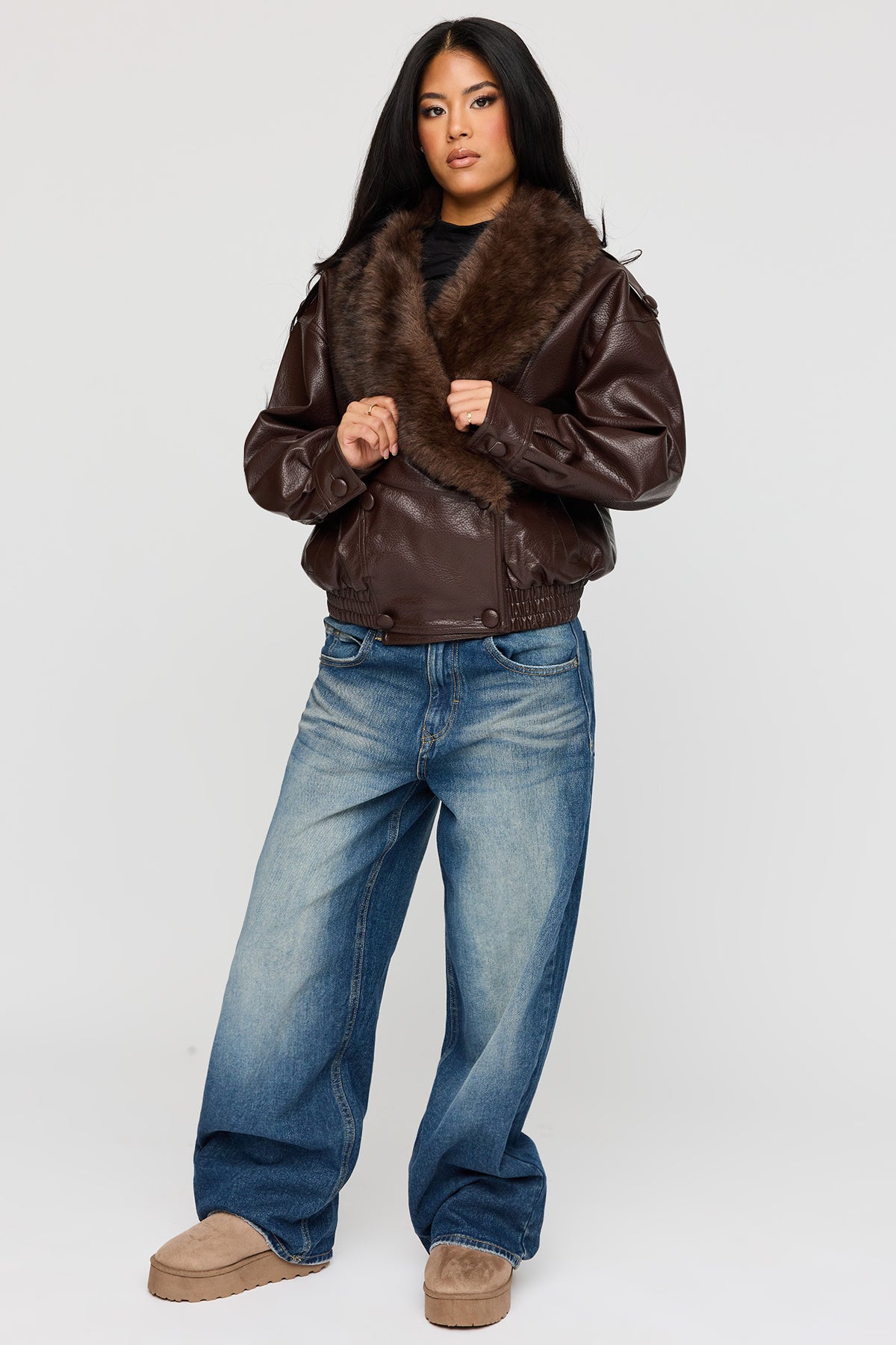Vue alternative 3. Blouson surdimensionné en similicuir avec col