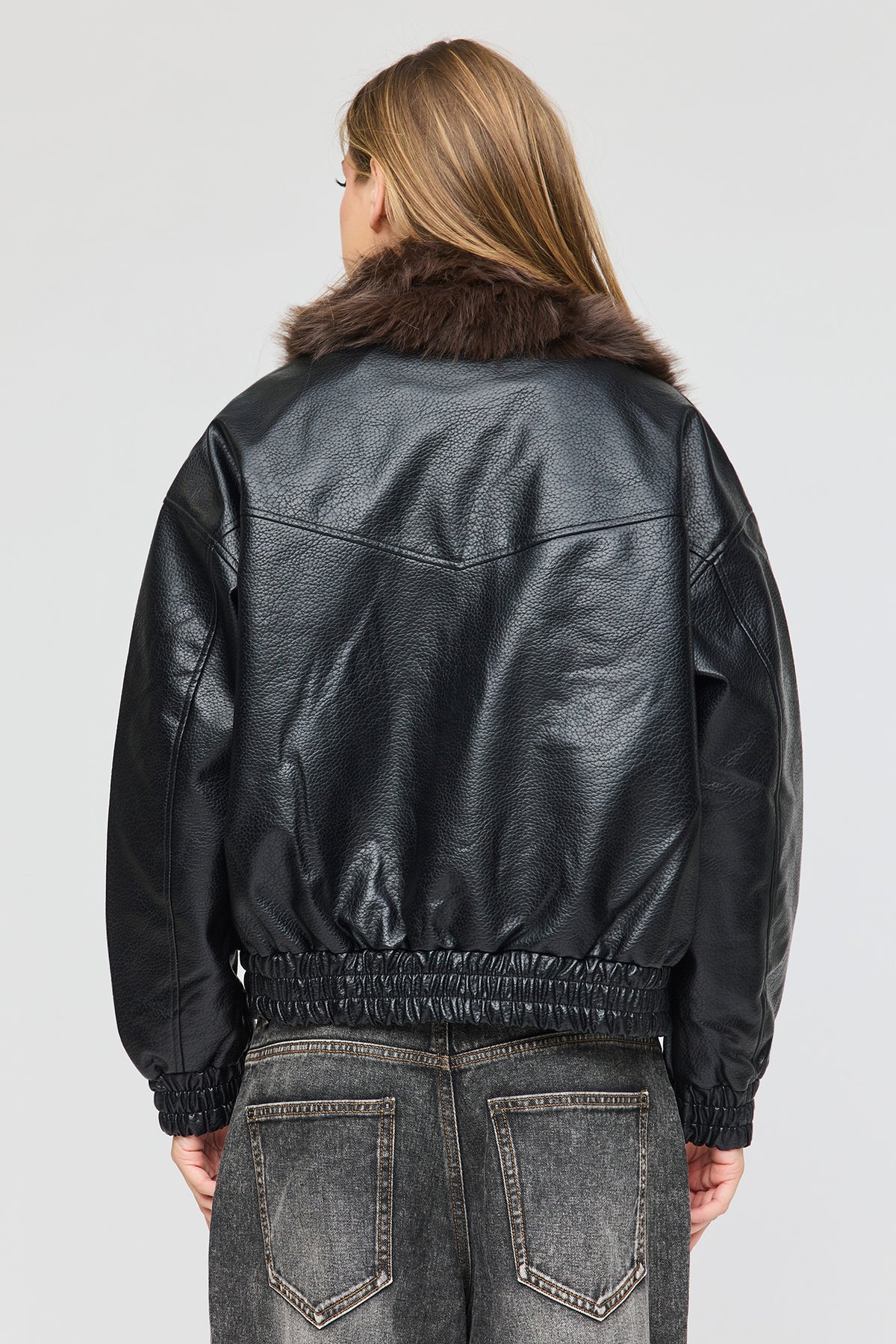 Alt View 2. Oversized Faux Leather Bomber Jacket - Black