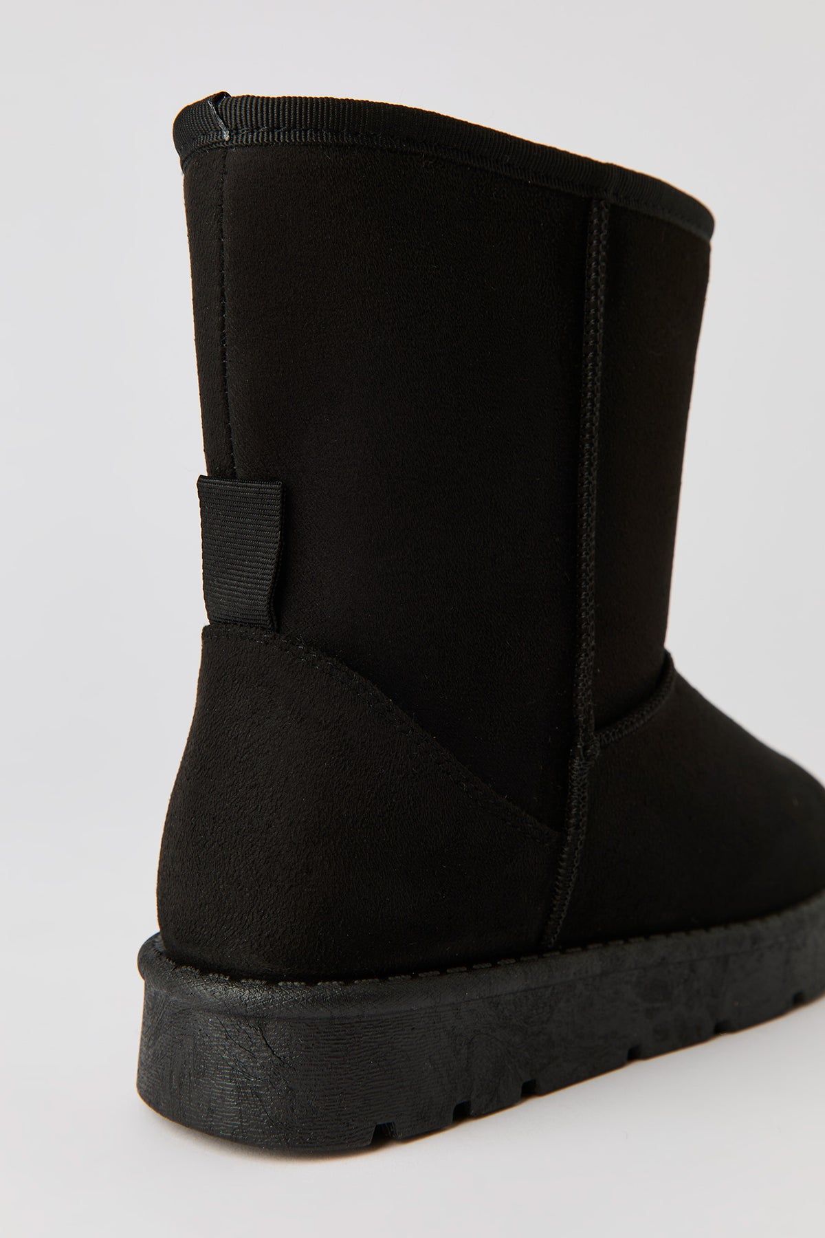 Vue alternative 3. Bottes en similisuède