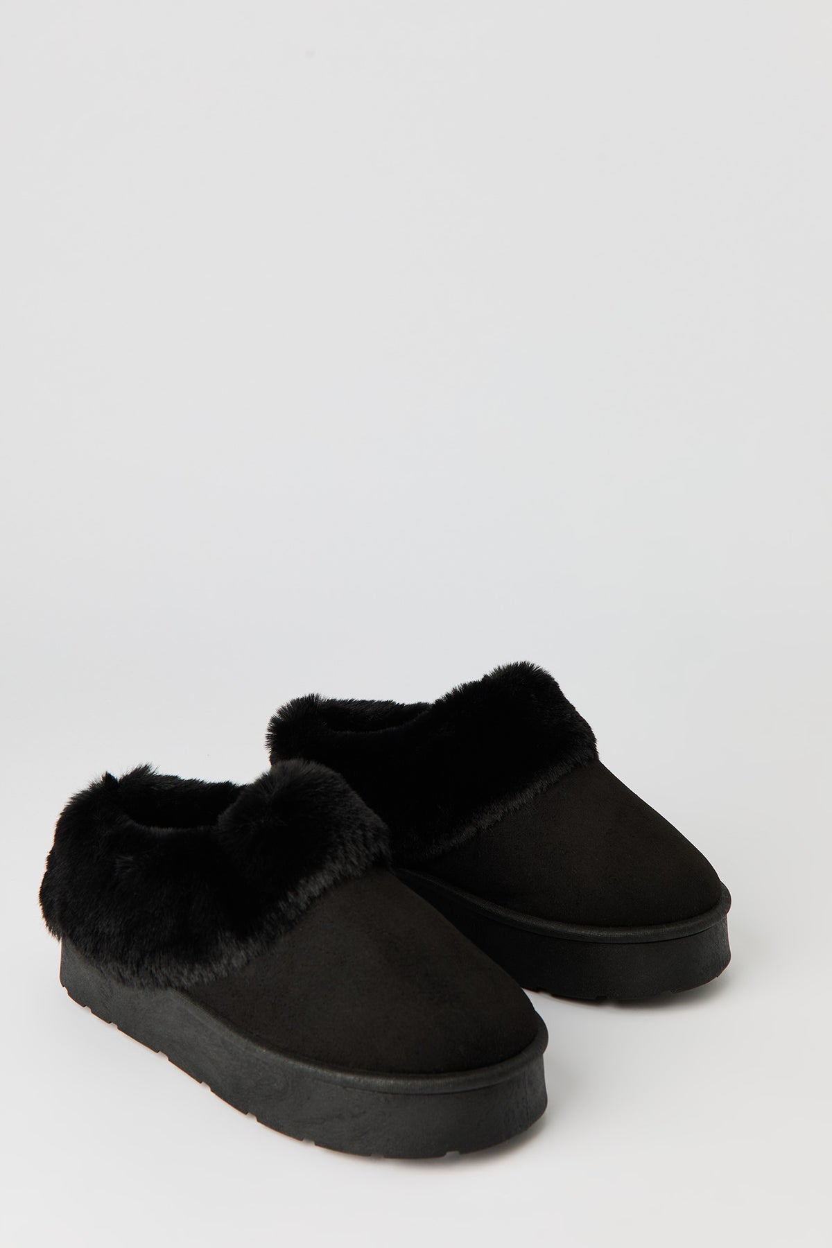 Alt View 2. Faux Fur Platform Bootie - Black