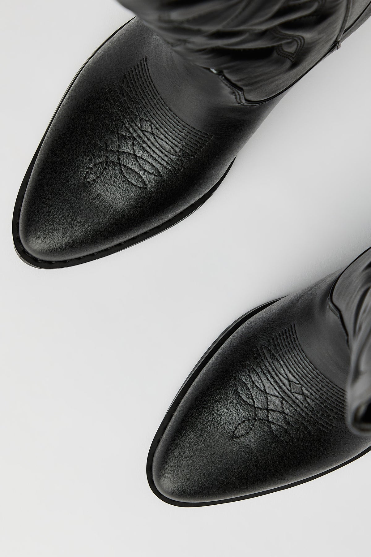 Vue alternative 4. Bottes de cowboy mi-mollet