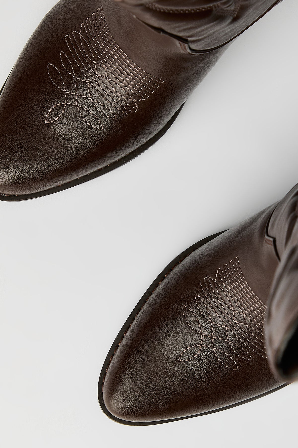 Vue alternative 3. Bottes de cowboy mi-mollet
