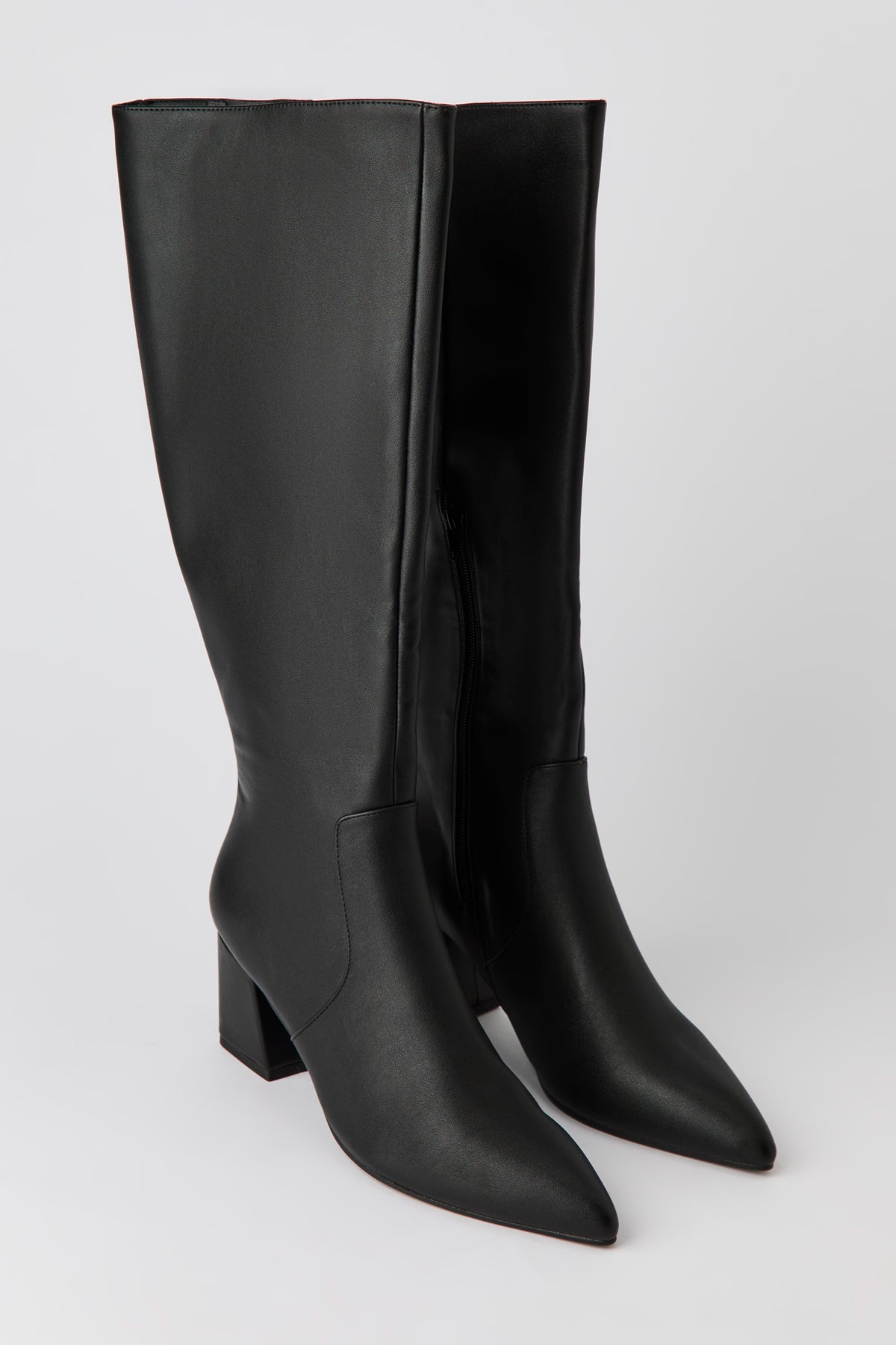 Vue alternative 2. Bottes au genou à bout pointu en similicuir