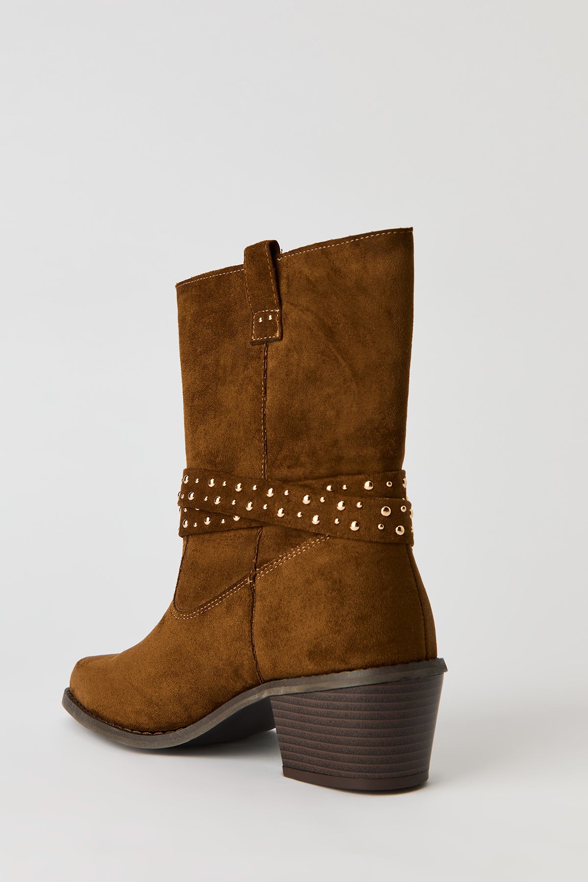 Vue alternative 3. Bottes en similisuède avec bride cloutée