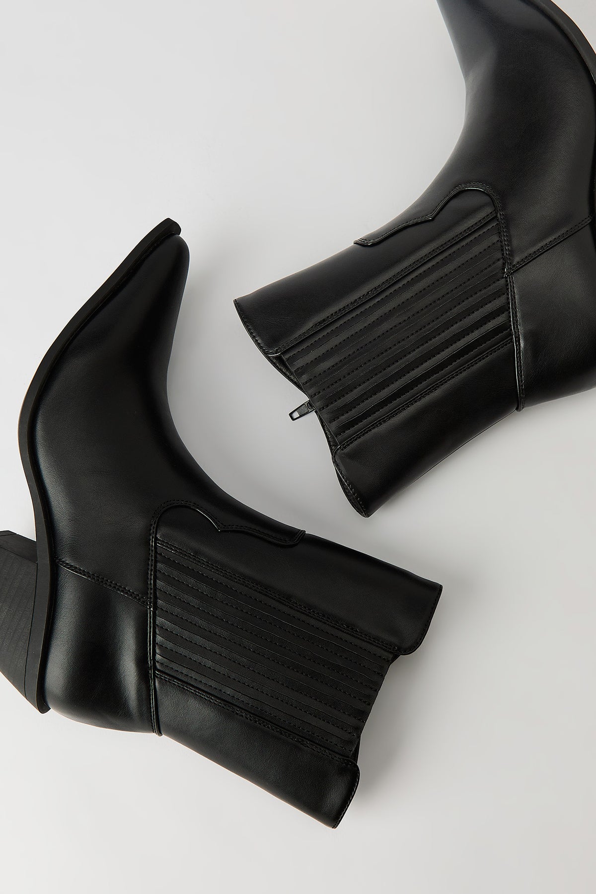 Alt View 3. Western Heeled Boot - Black