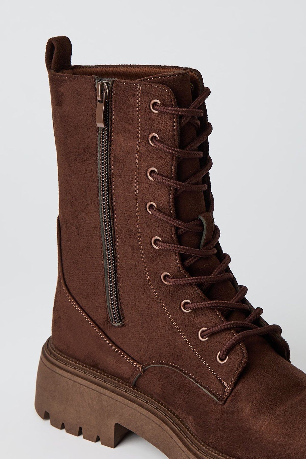 Vue alternative 3. Bottes de combat