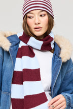 Tuque en tricot et écharpe
