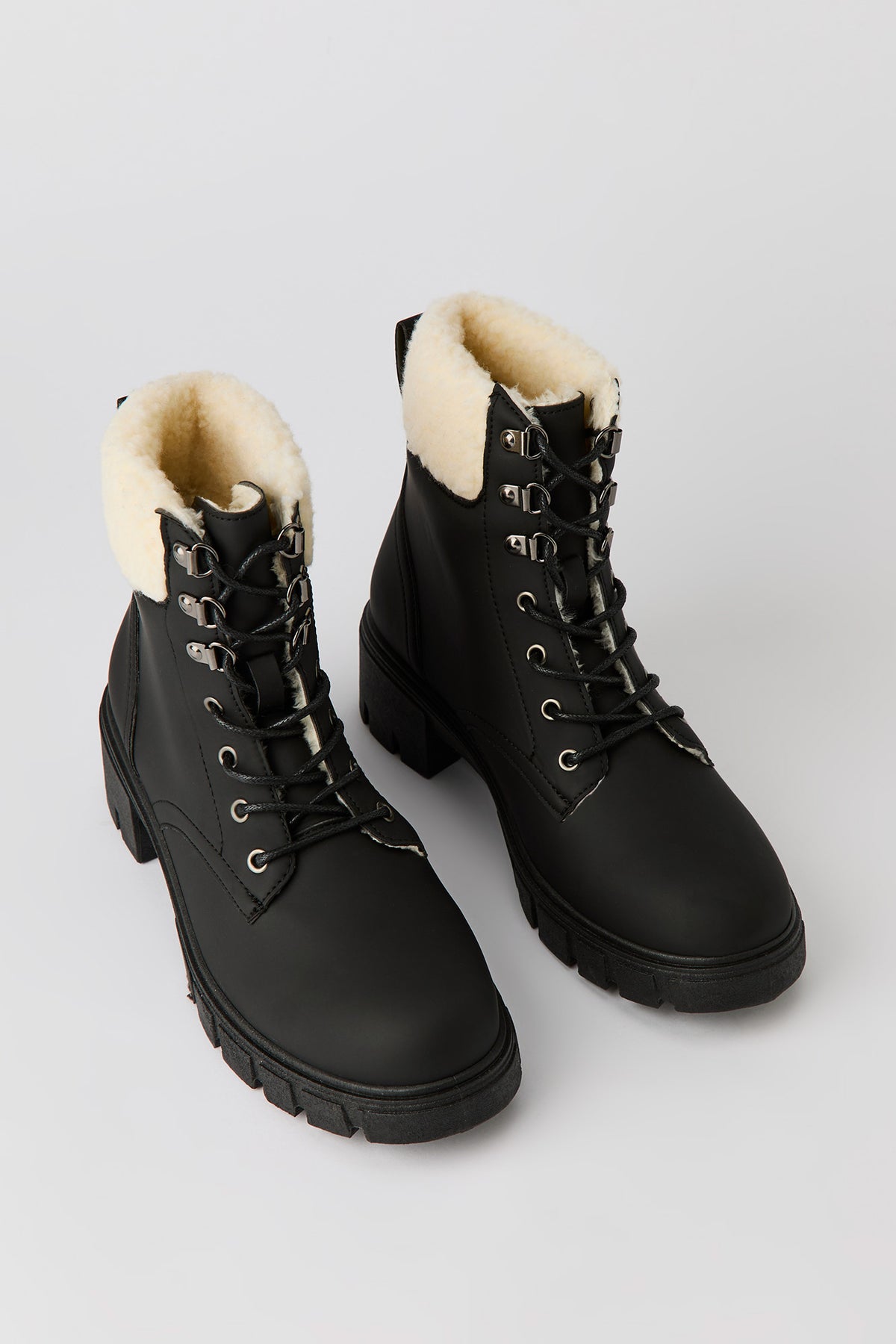 Vue alternative 2. Bottes d'hiver avec revers en similifourrure