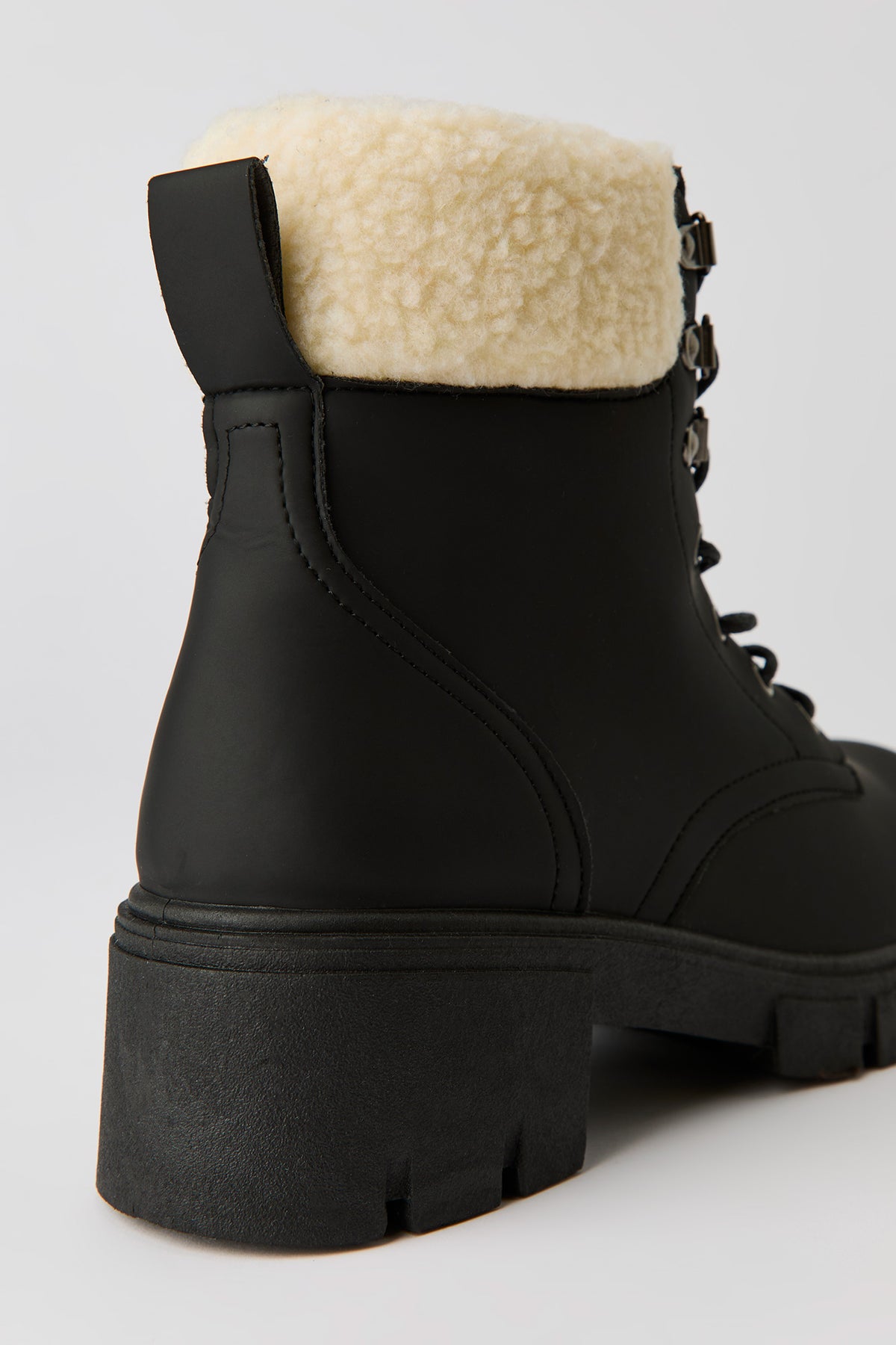 Vue alternative 3. Bottes d'hiver avec revers en similifourrure