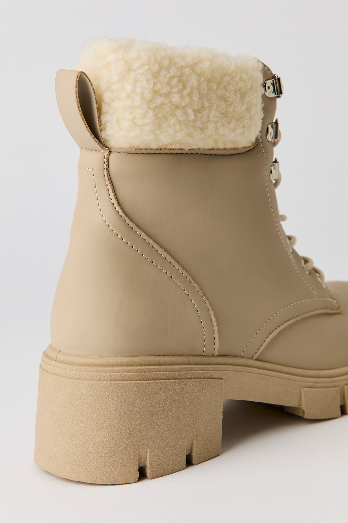 Vue alternative 3. Bottes d'hiver avec revers en similifourrure