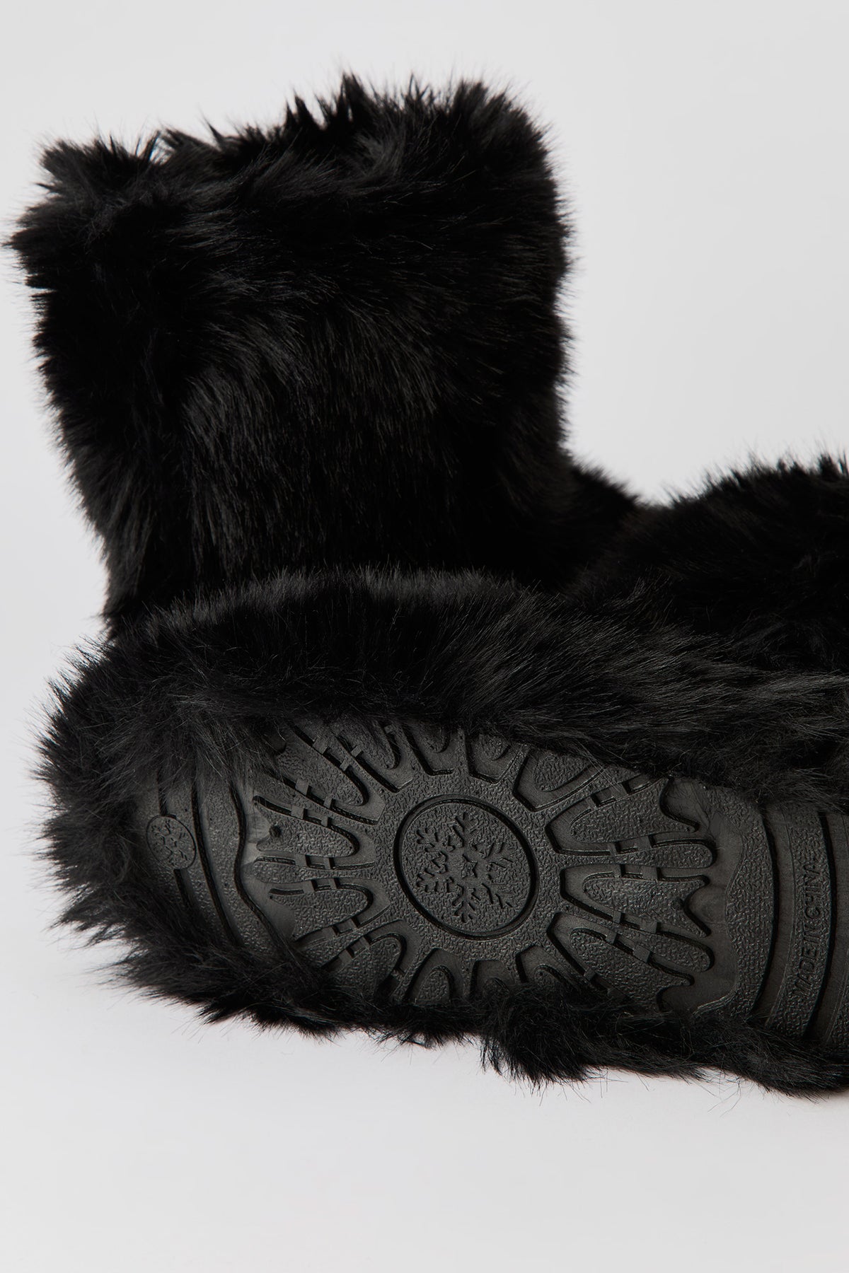 Alt View 3. Faux Fur Boots - Black