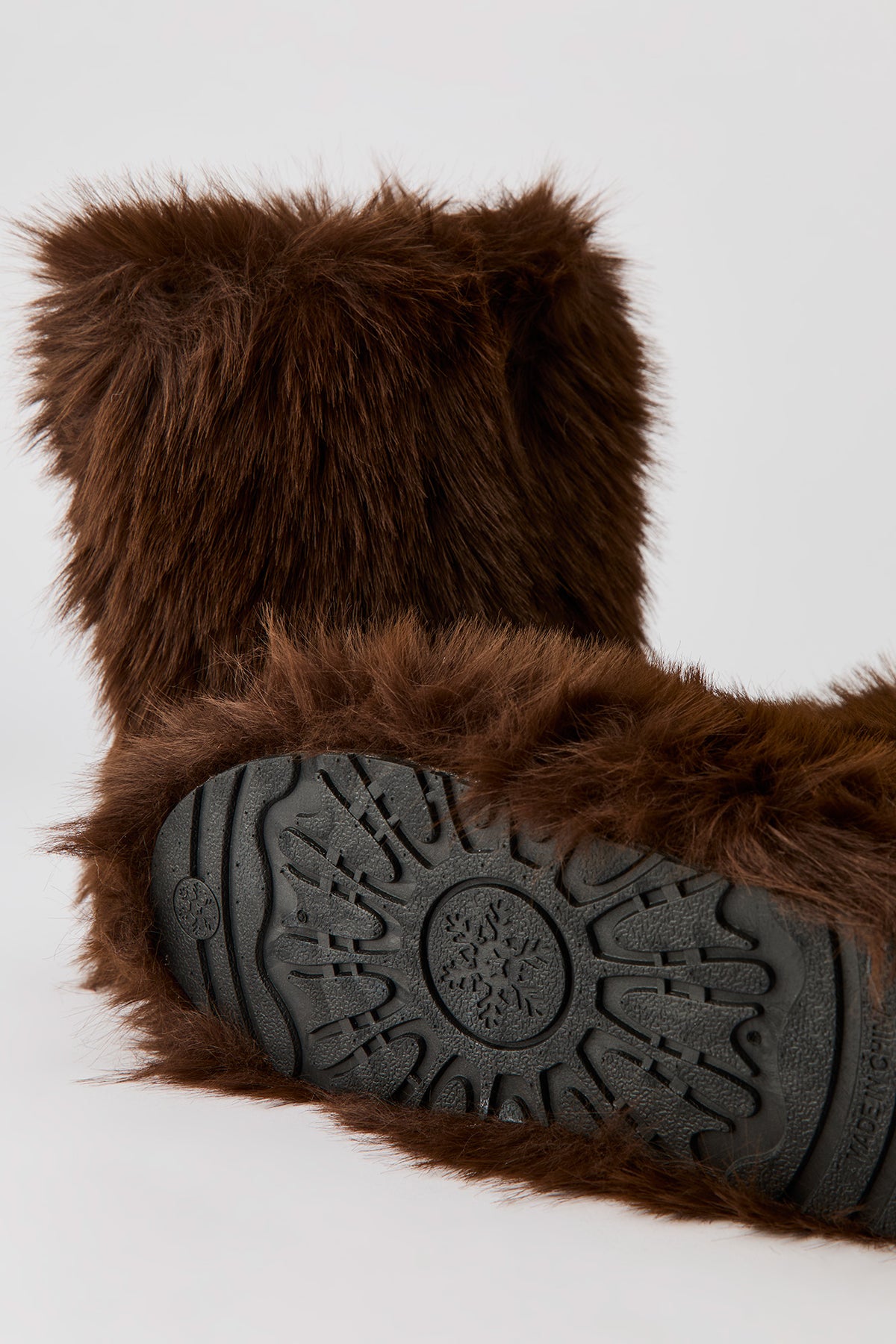 Vue alternative 3. Bottes en similifourrure