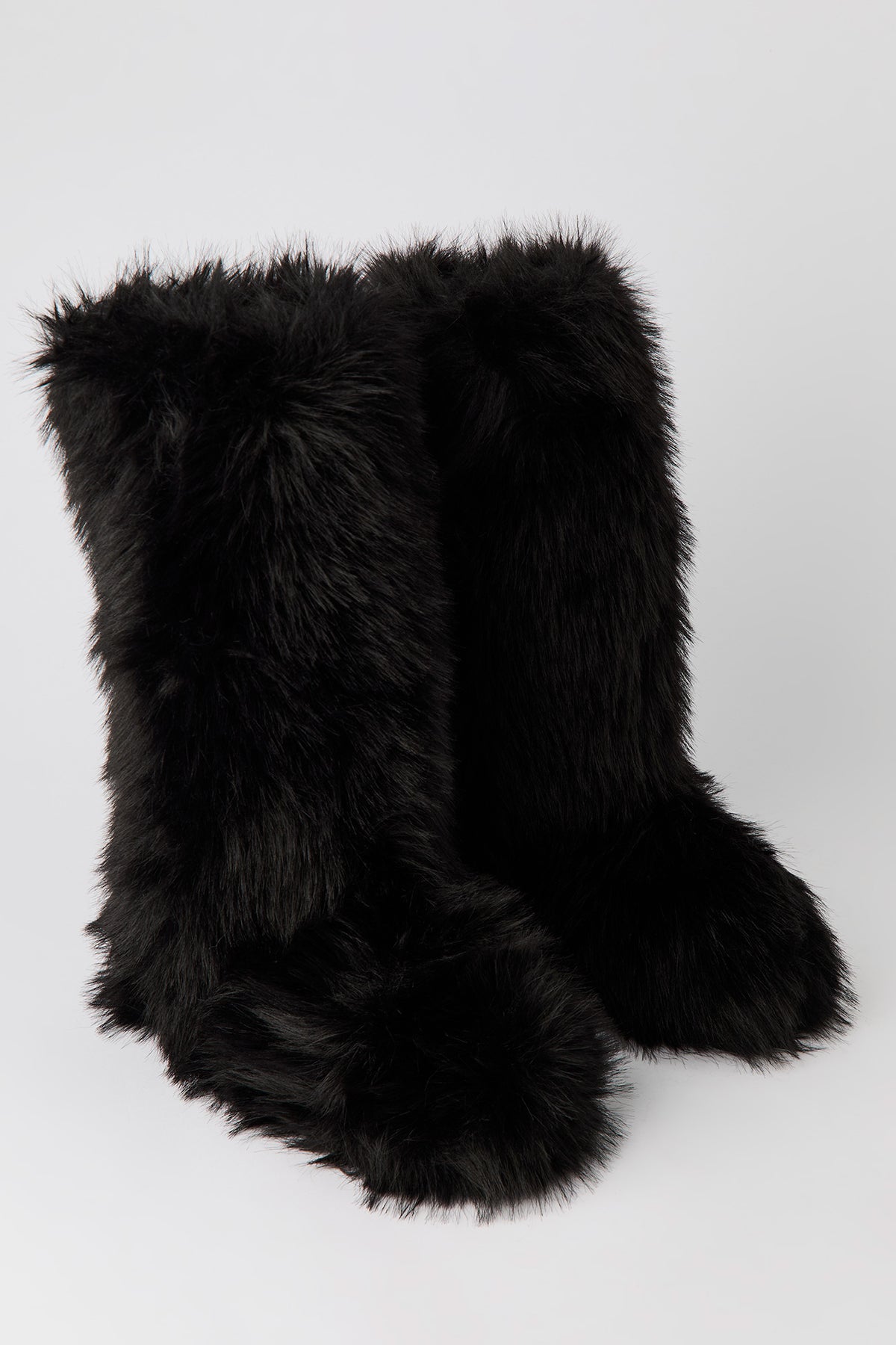 Vue alternative 2. Bottes au genou en similifourrure pelucheuse