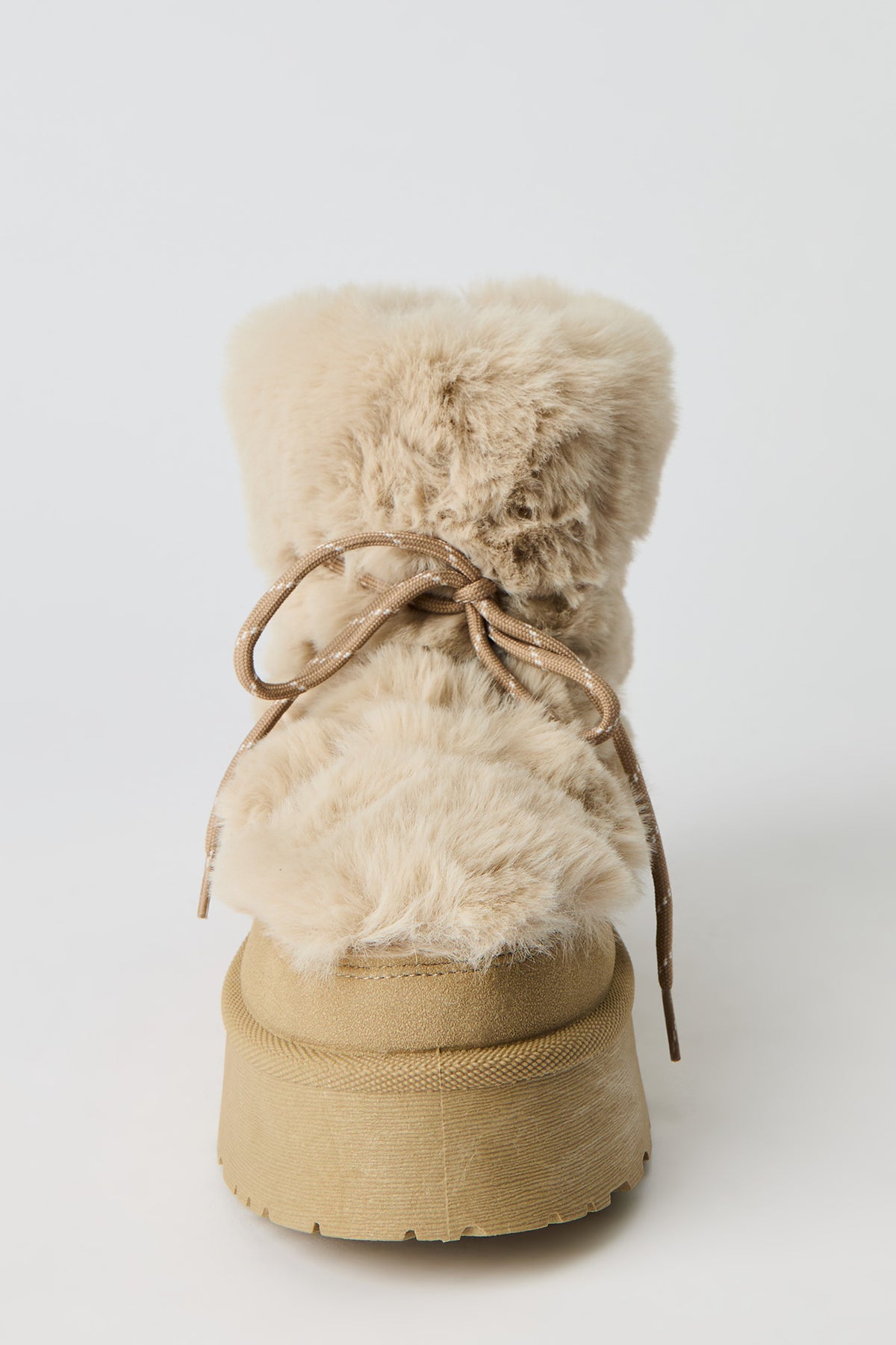 Vue alternative 4. Bottes en similifourrure