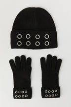Ensemble bonnet et gants garnis d'illets