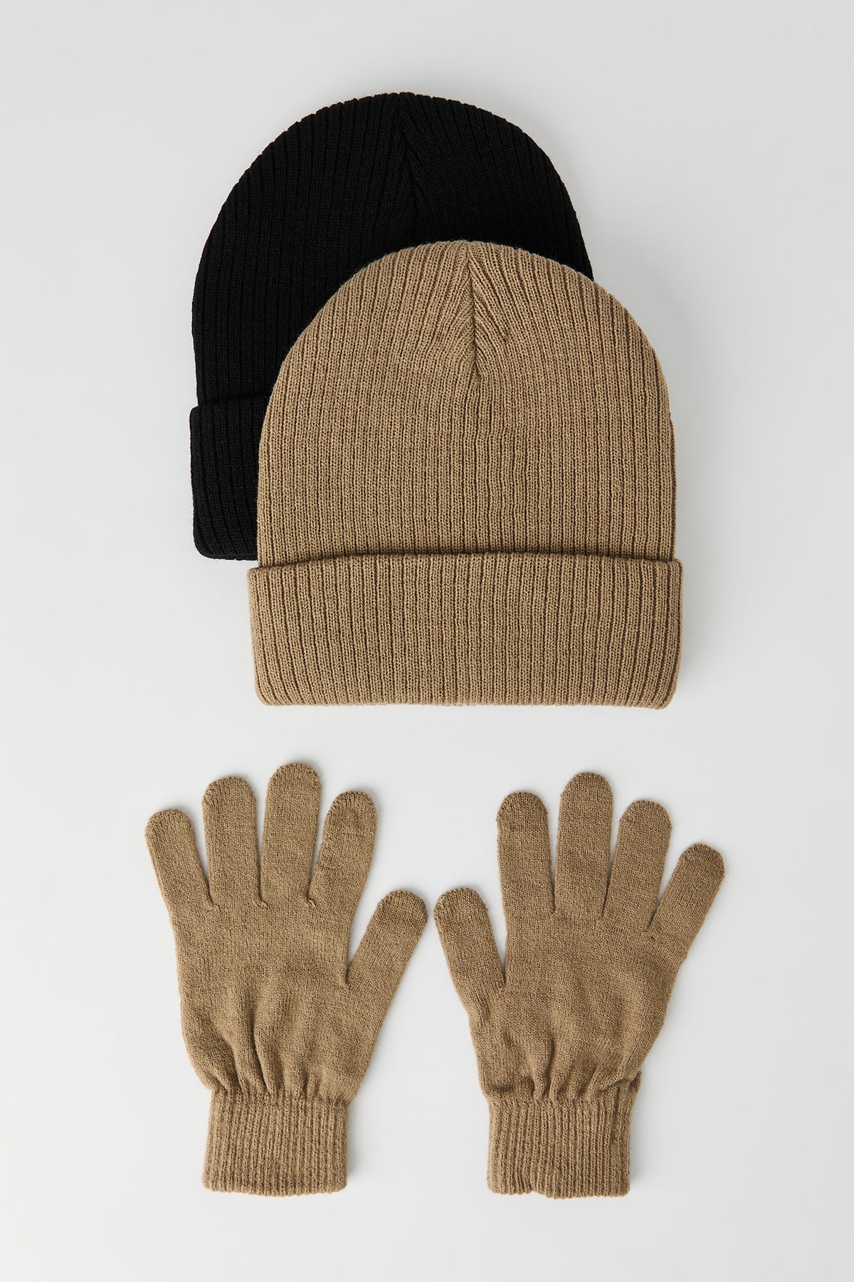 Ensemble avec tuque en tricot côtelé et gants