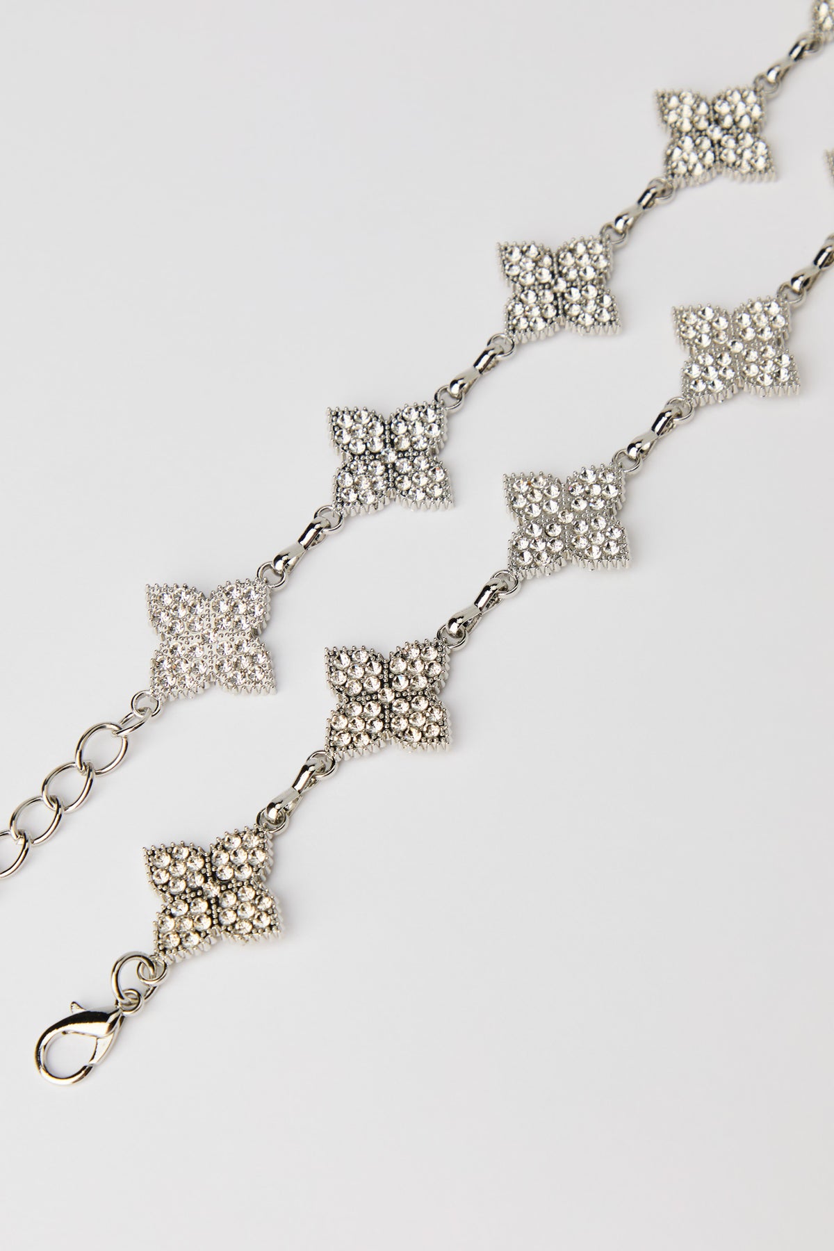 Alt View 2. Rhinestone Clover Chain Belt - Silver