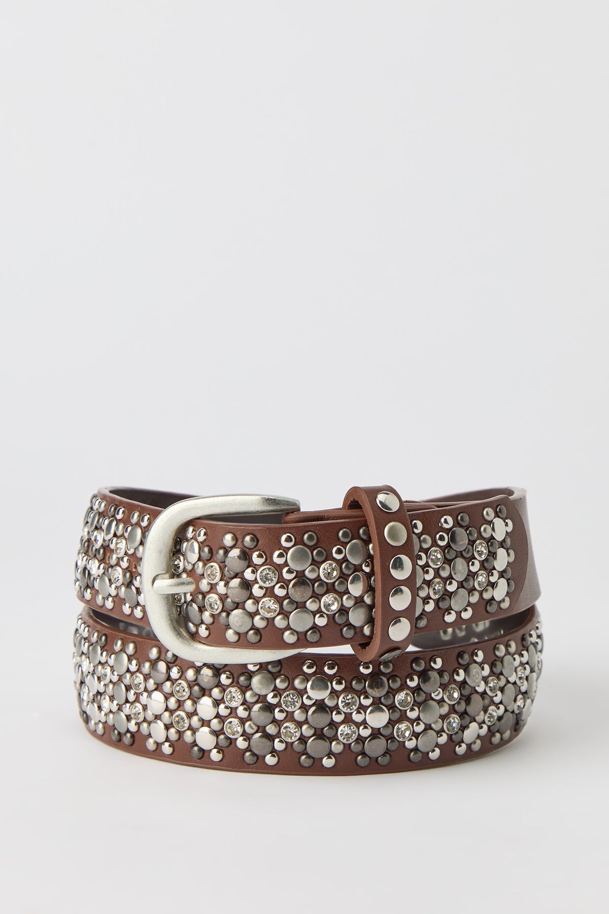 Ceinture cloutée avec pierres du Rhin