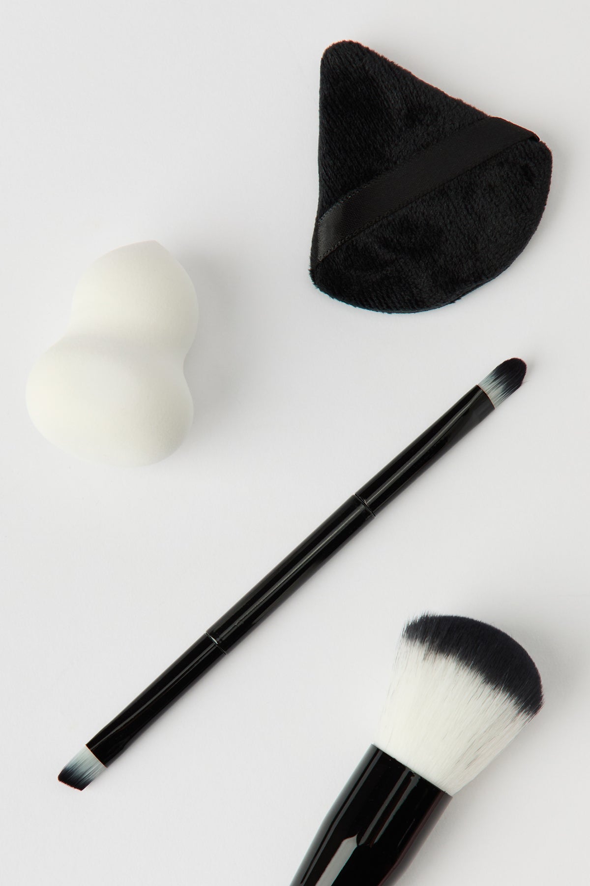 Alt View 2. Makeup Brush & Sponge Set - Black