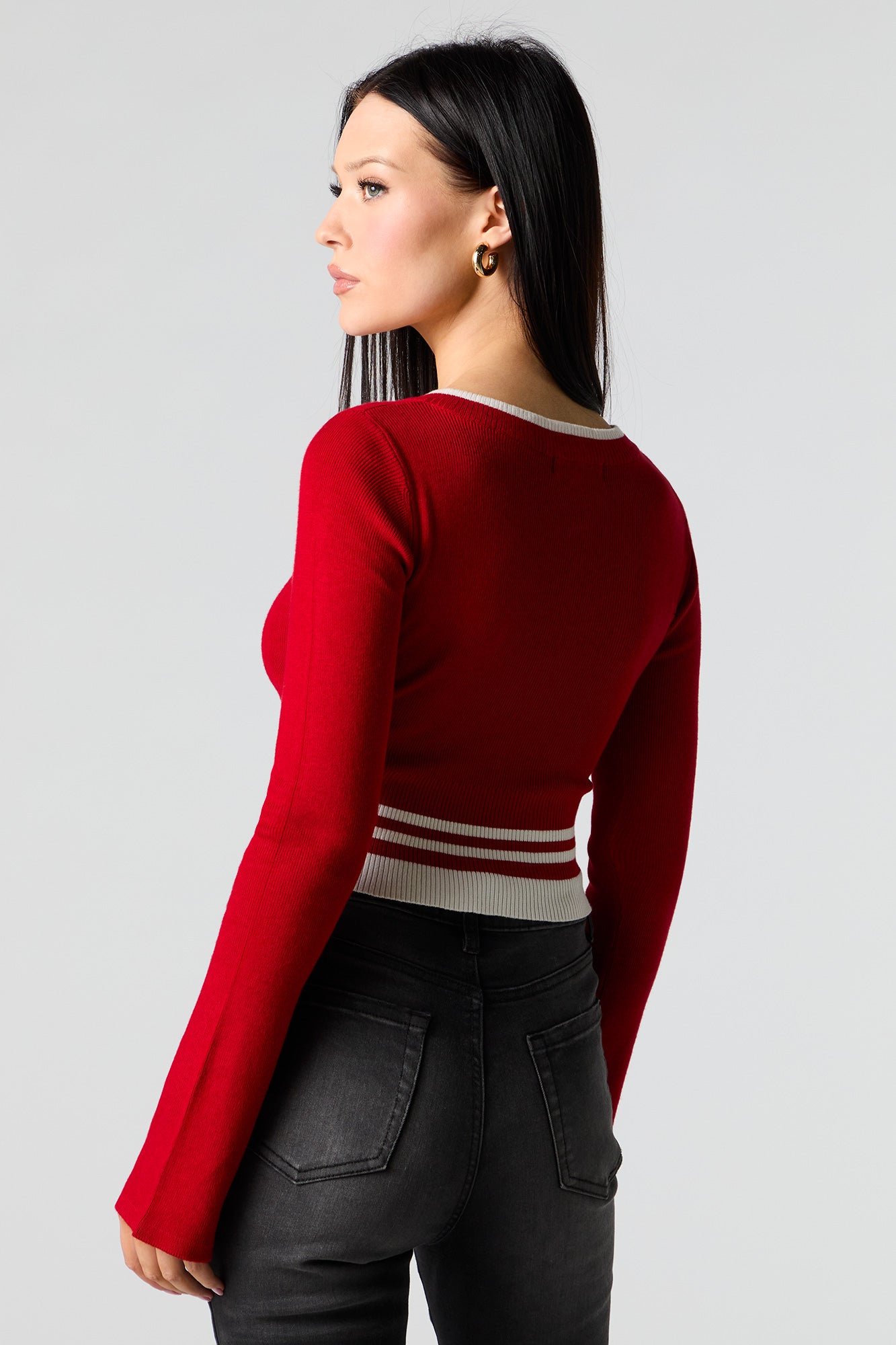 Ribbed Knit V-Neck Cropped Sweater – Urban Planet