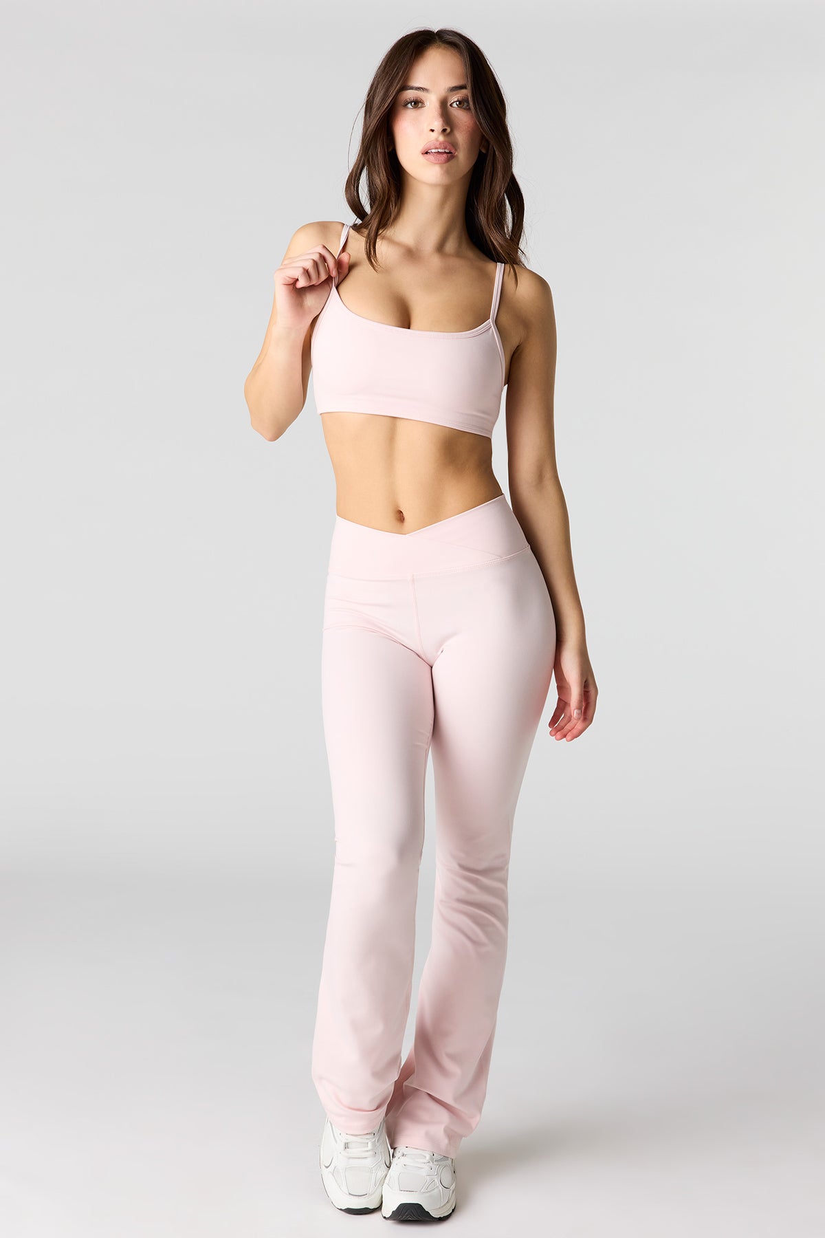 Alt View 3. U/A Scoop Neck Bra - Pink