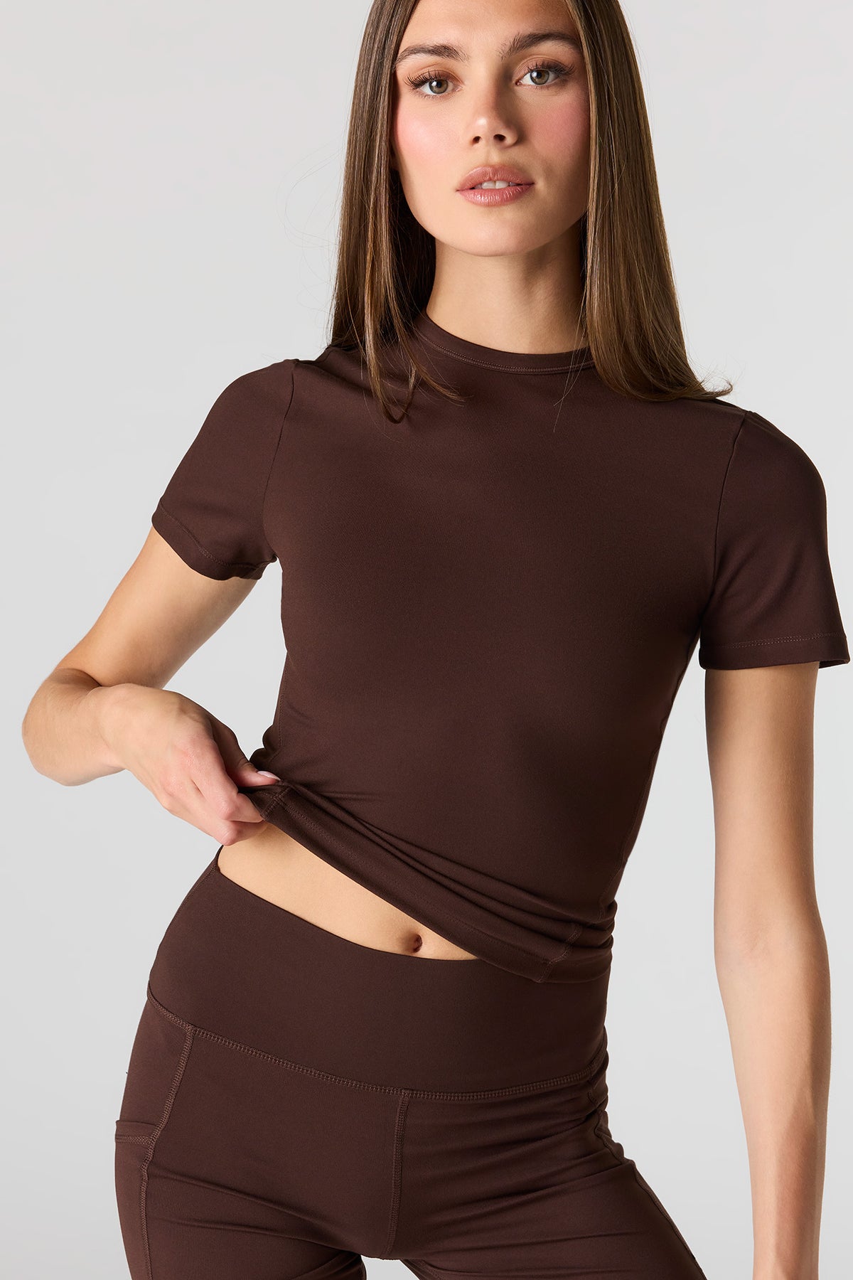 Vue alternative 4. T-shirt U/A