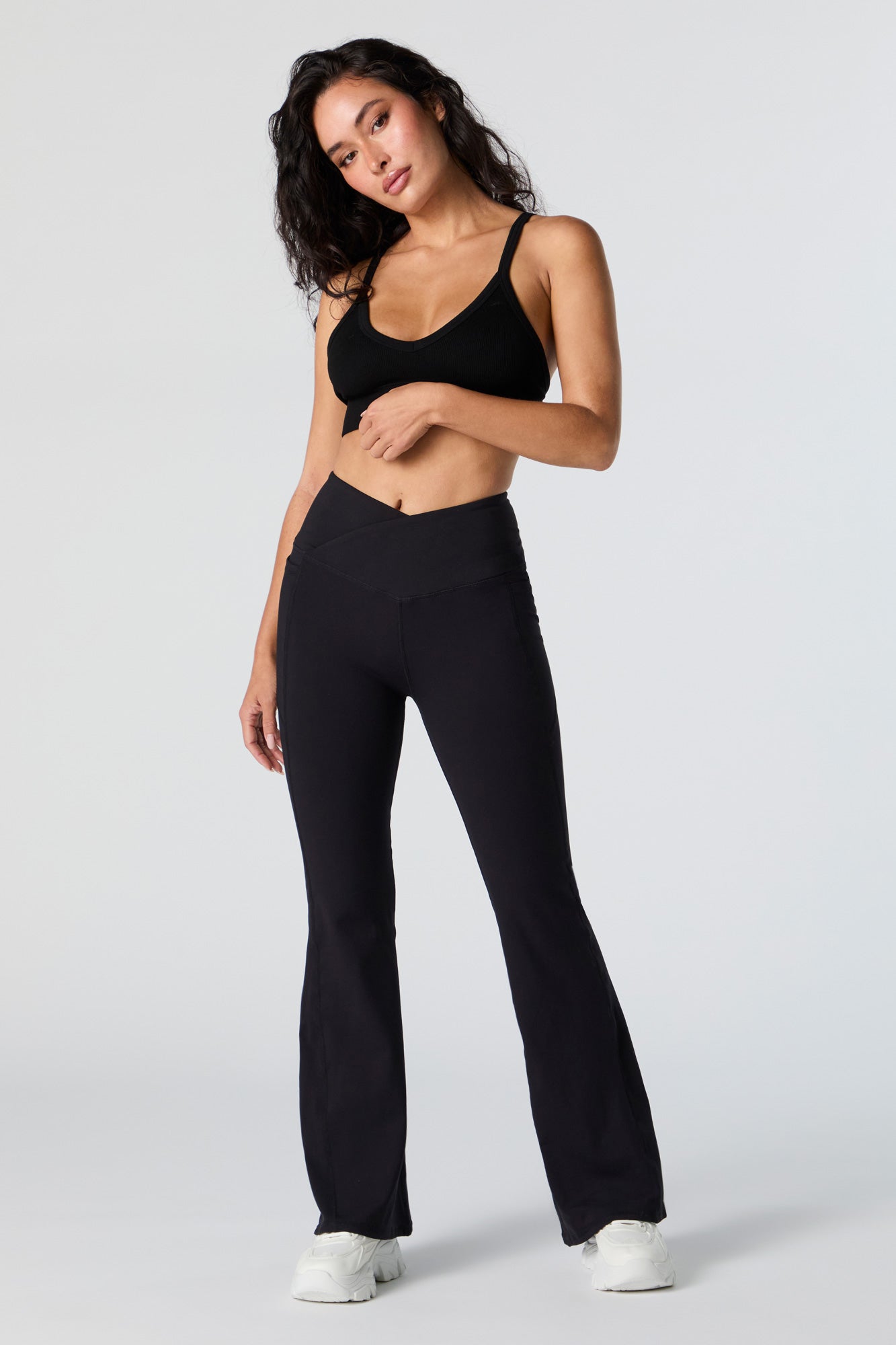 Pantalon évasé Active à taille en V