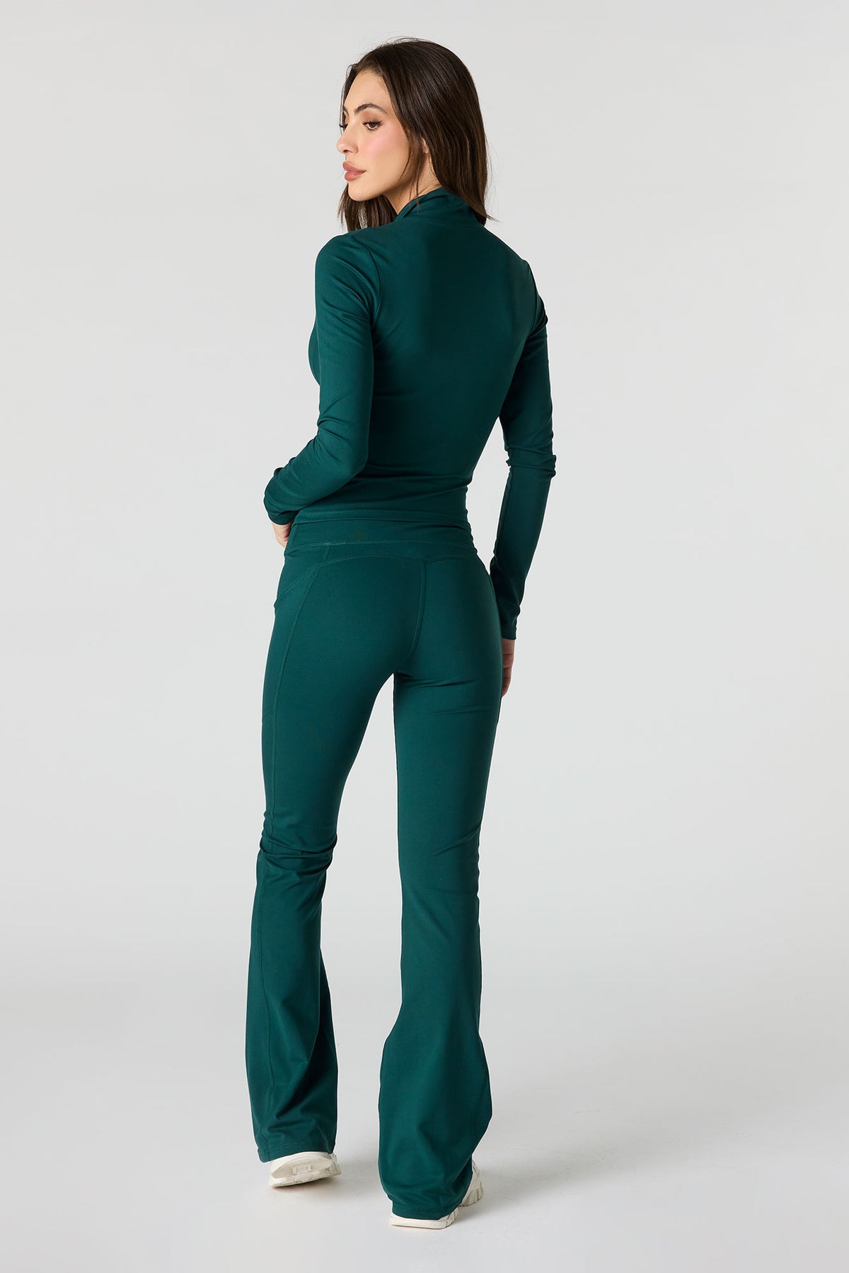 Vue alternative 3. Legging U/A à jambe évasée avec poches latérales