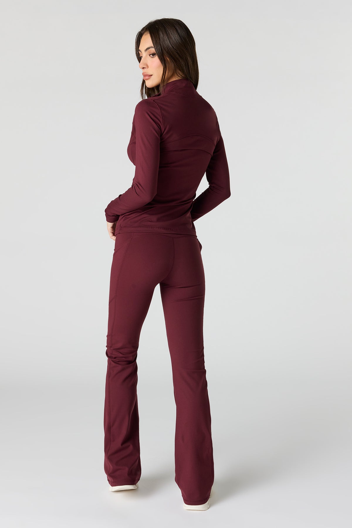 Vue alternative 3. Legging U/A à jambe évasée avec poches latérales