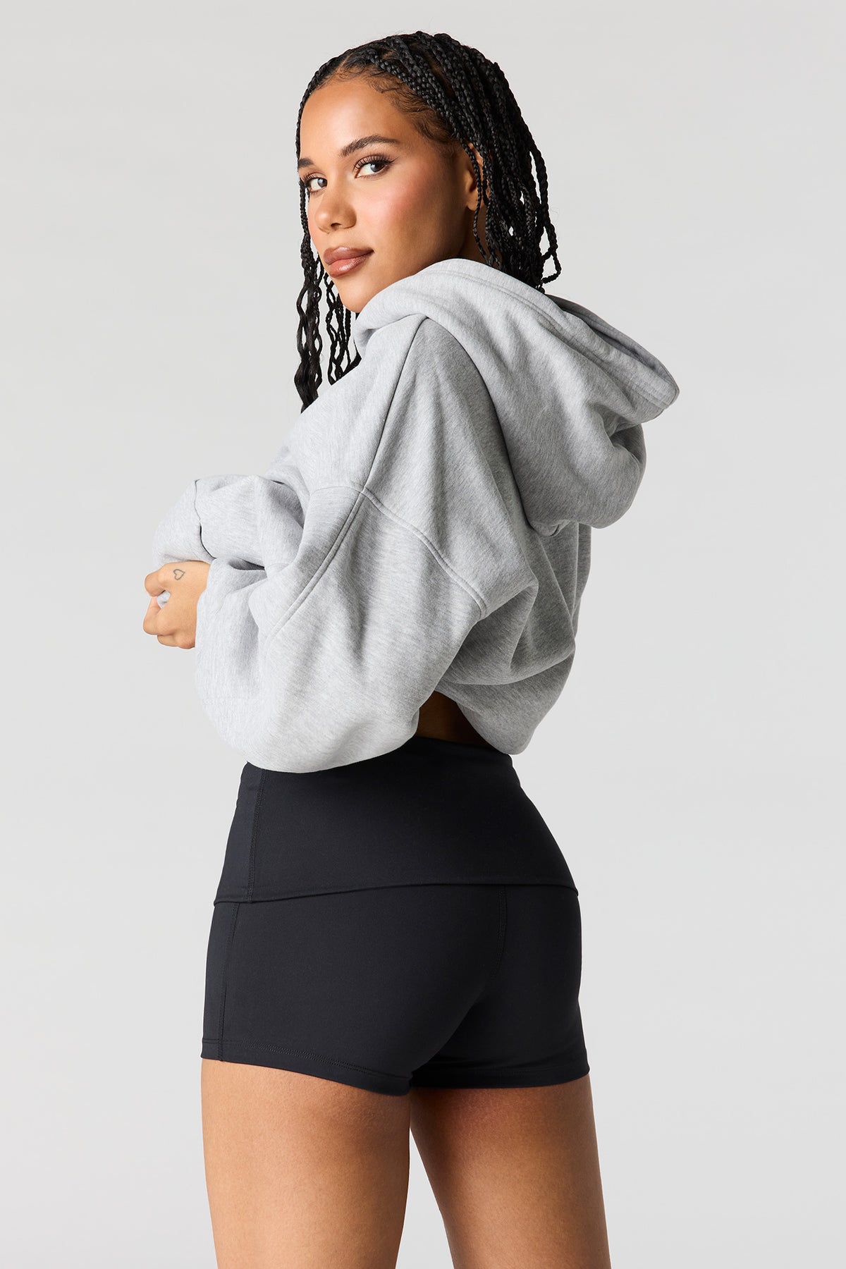Vue alternative 2. Short Active avec taille pliée